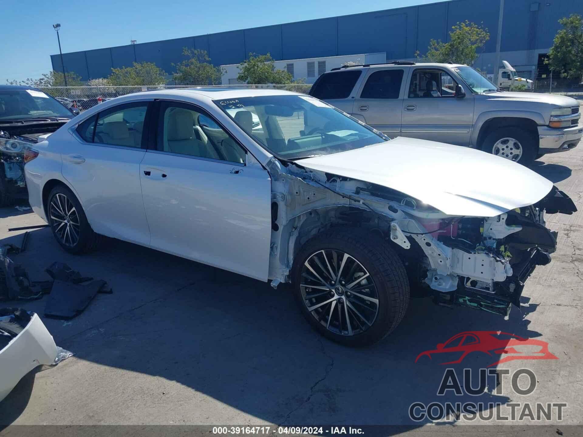 LEXUS ES 300H 2024 - 58ADA1C12RU045928