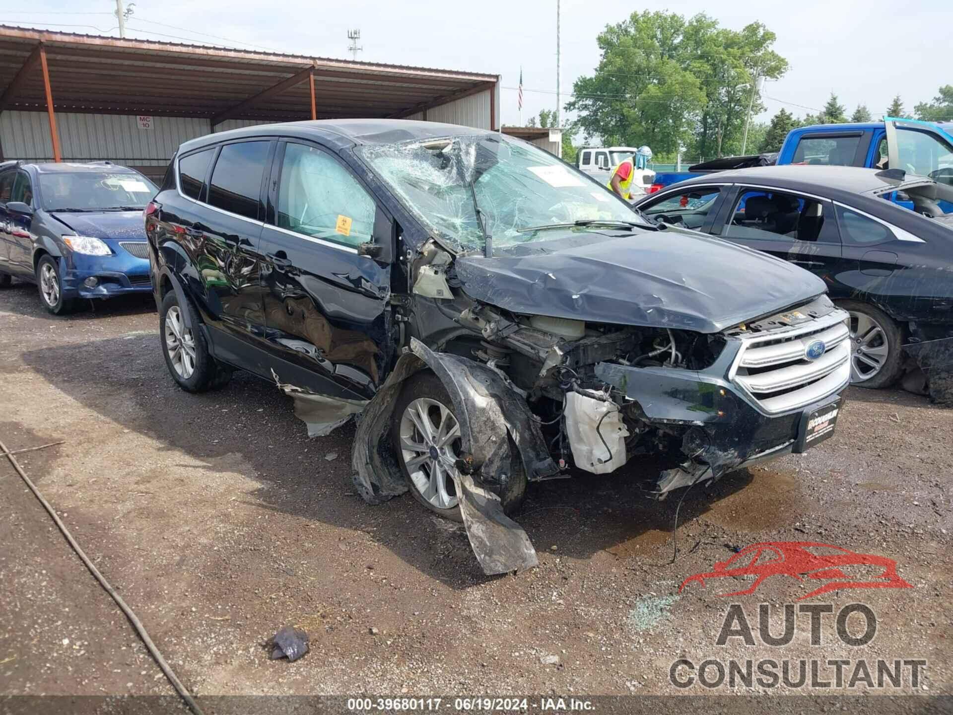 FORD ESCAPE 2017 - 1FMCU9GD1HUC46599