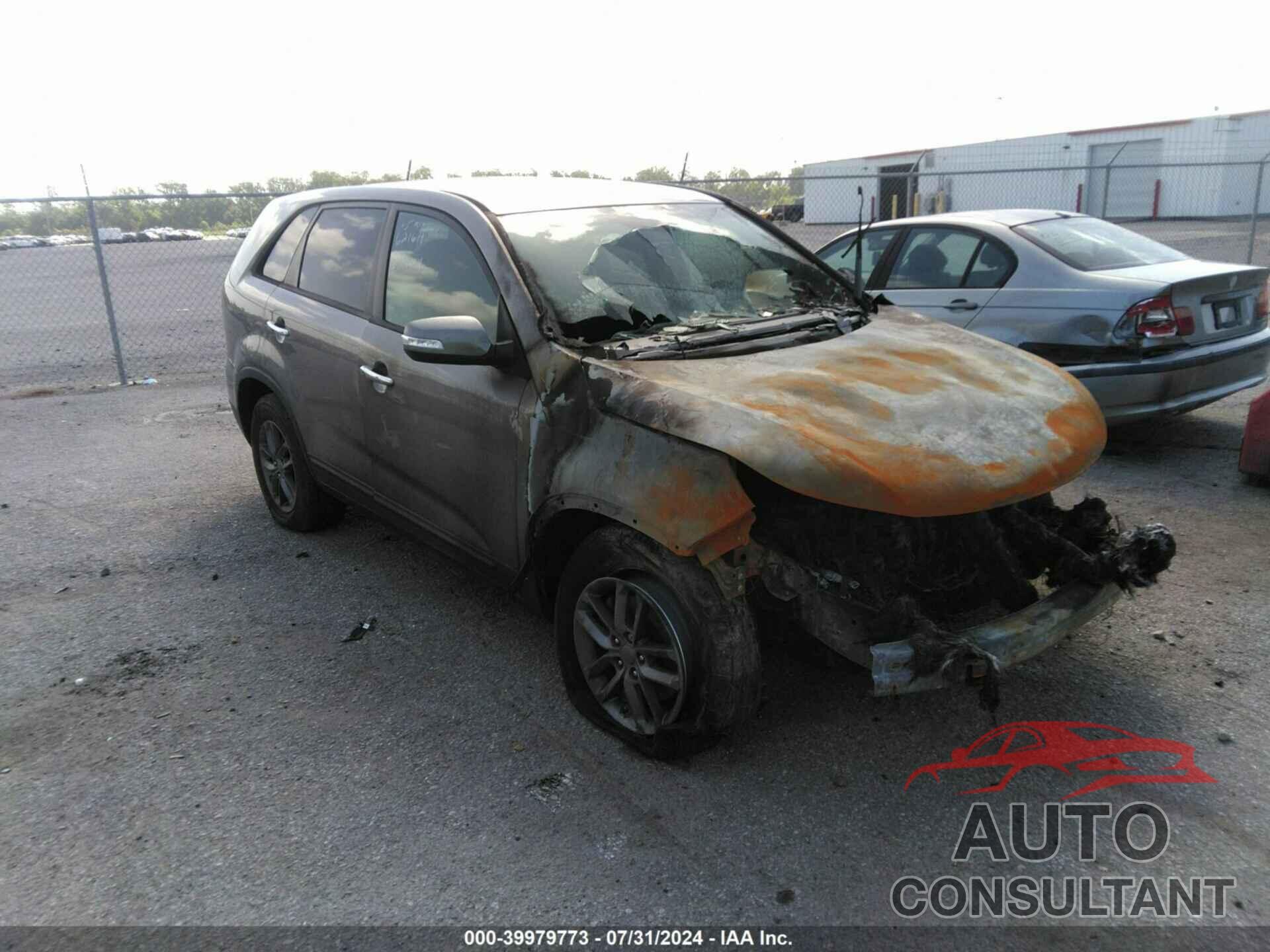 KIA SORENTO 2015 - 5XYKT3A64FG621619