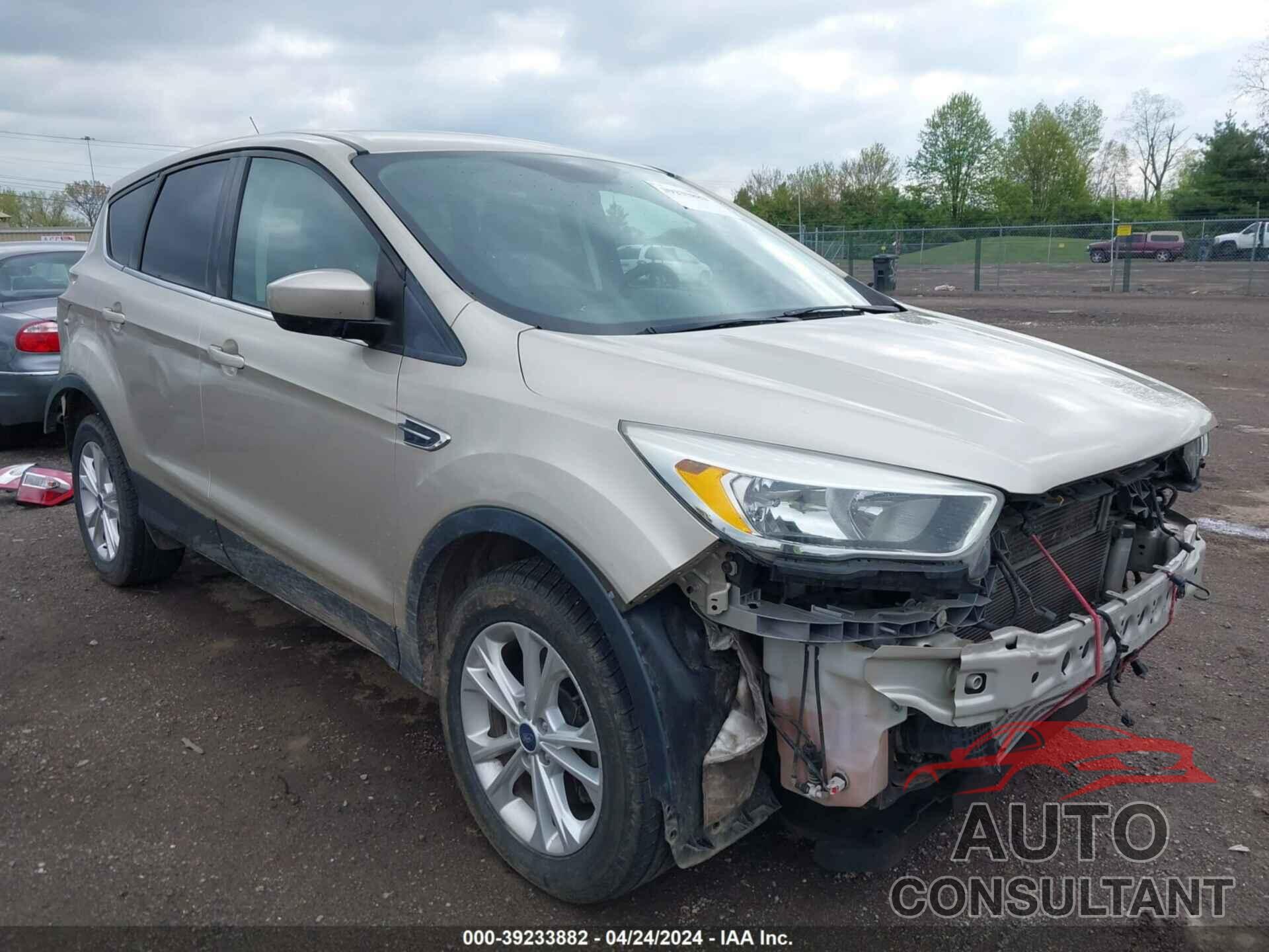 FORD ESCAPE 2017 - 1FMCU9G96HUC46268