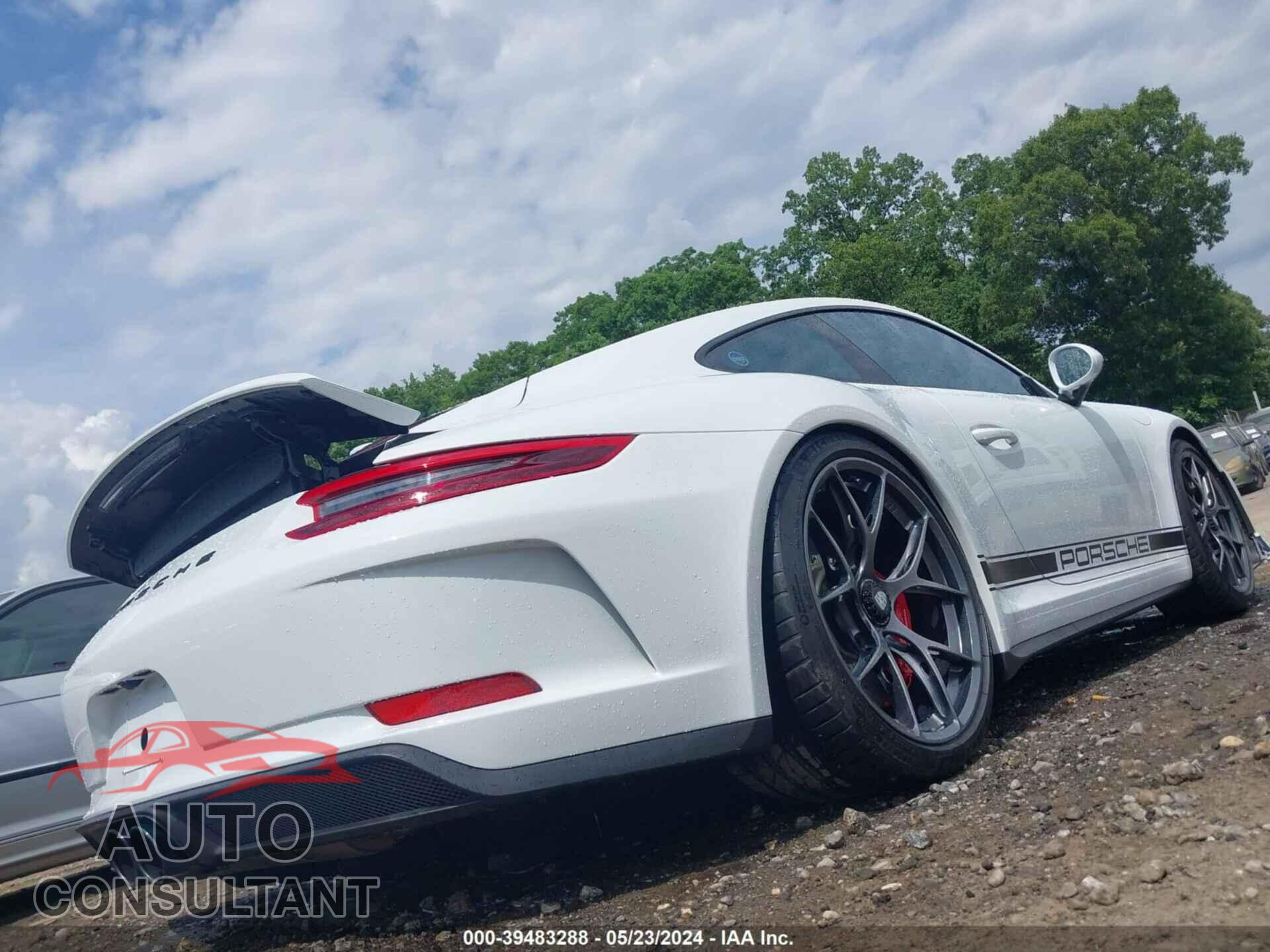 PORSCHE 911 2018 - WP0AC2A93JS175157