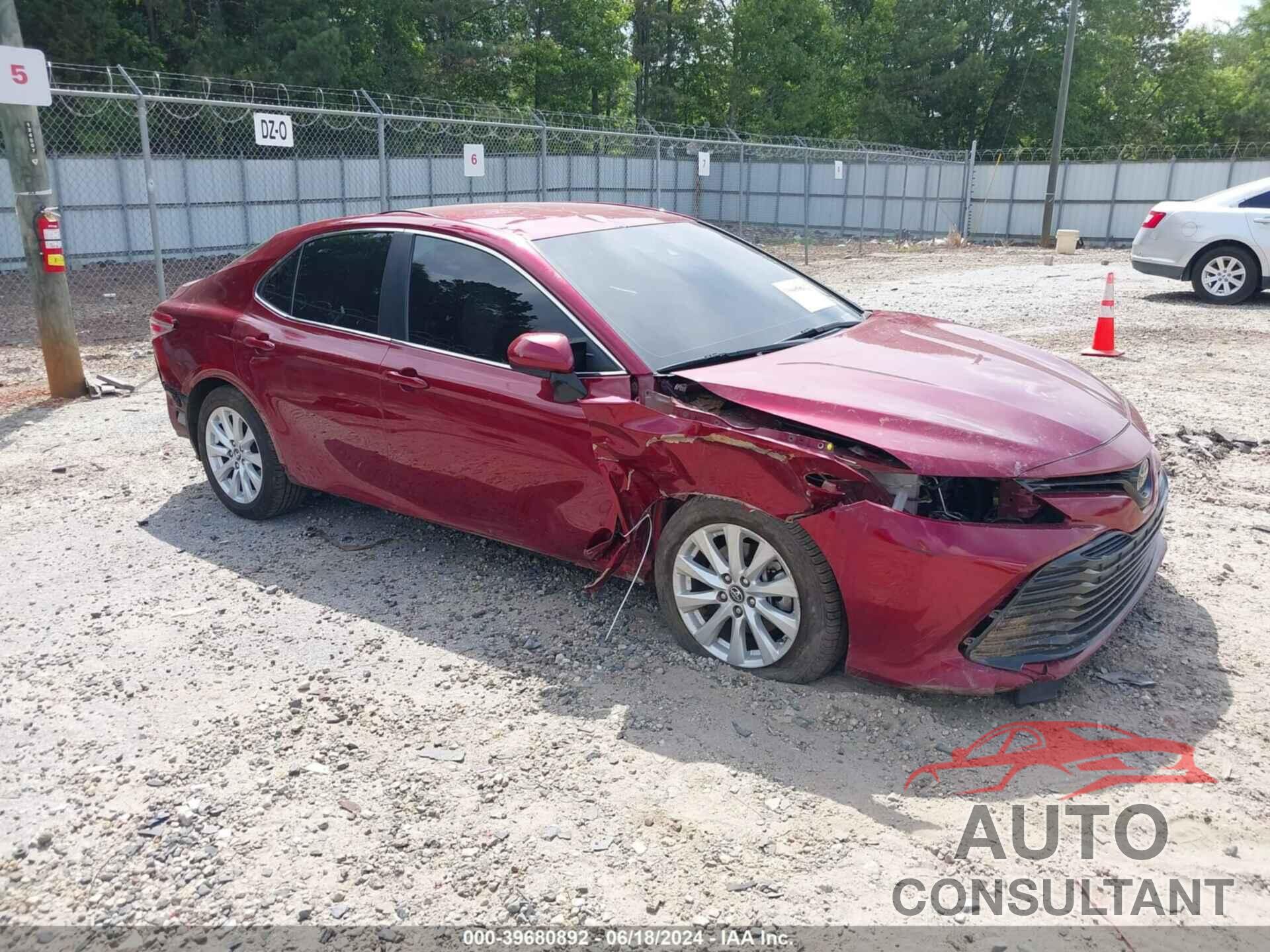 TOYOTA CAMRY 2018 - 4T1B11HK3JU585308