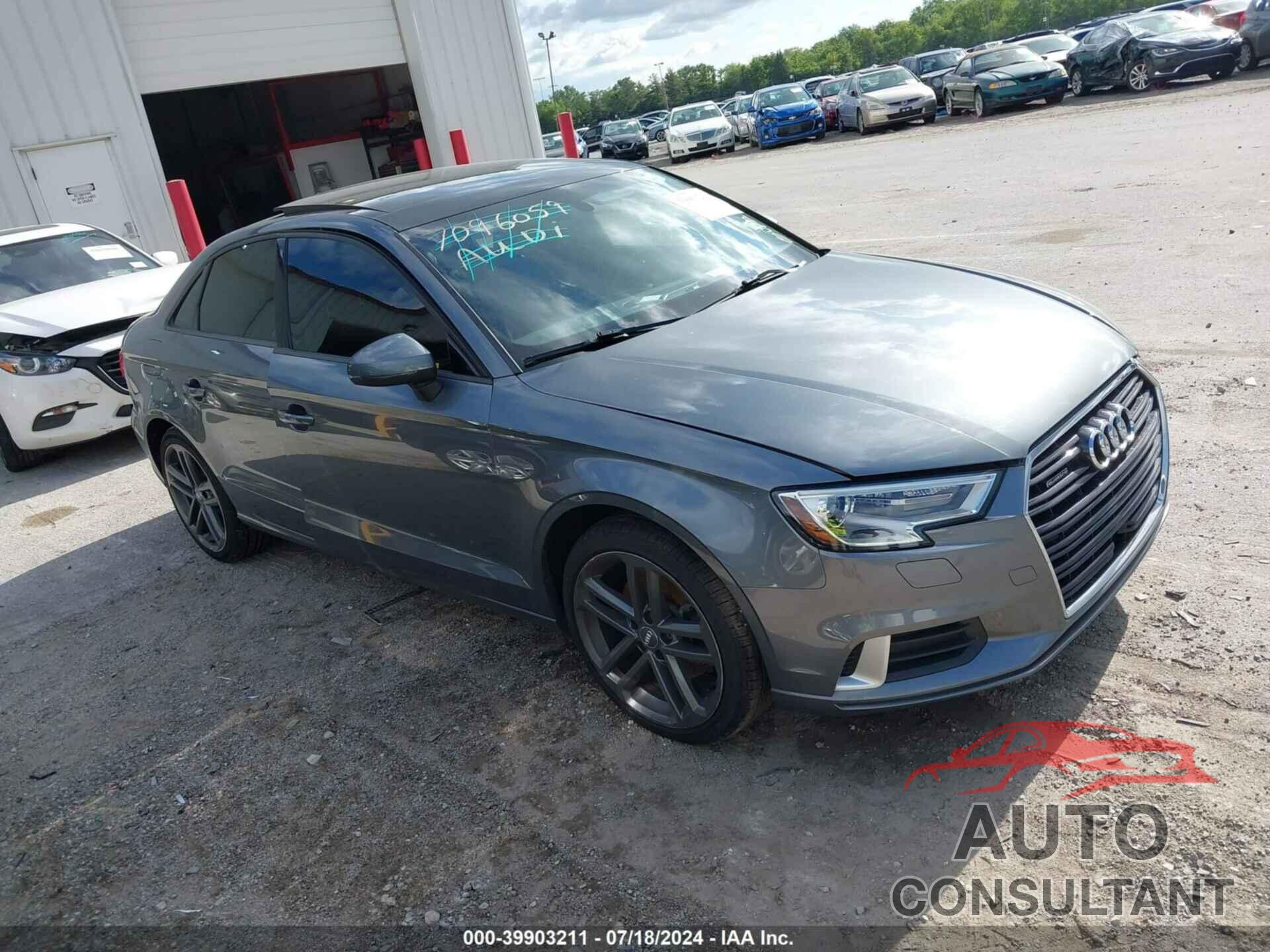 AUDI A3 2017 - WAUB8GFF6H1006555