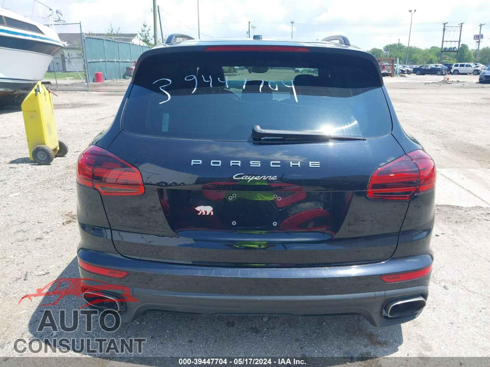 PORSCHE CAYENNE 2017 - WP1AA2A29HKA89014