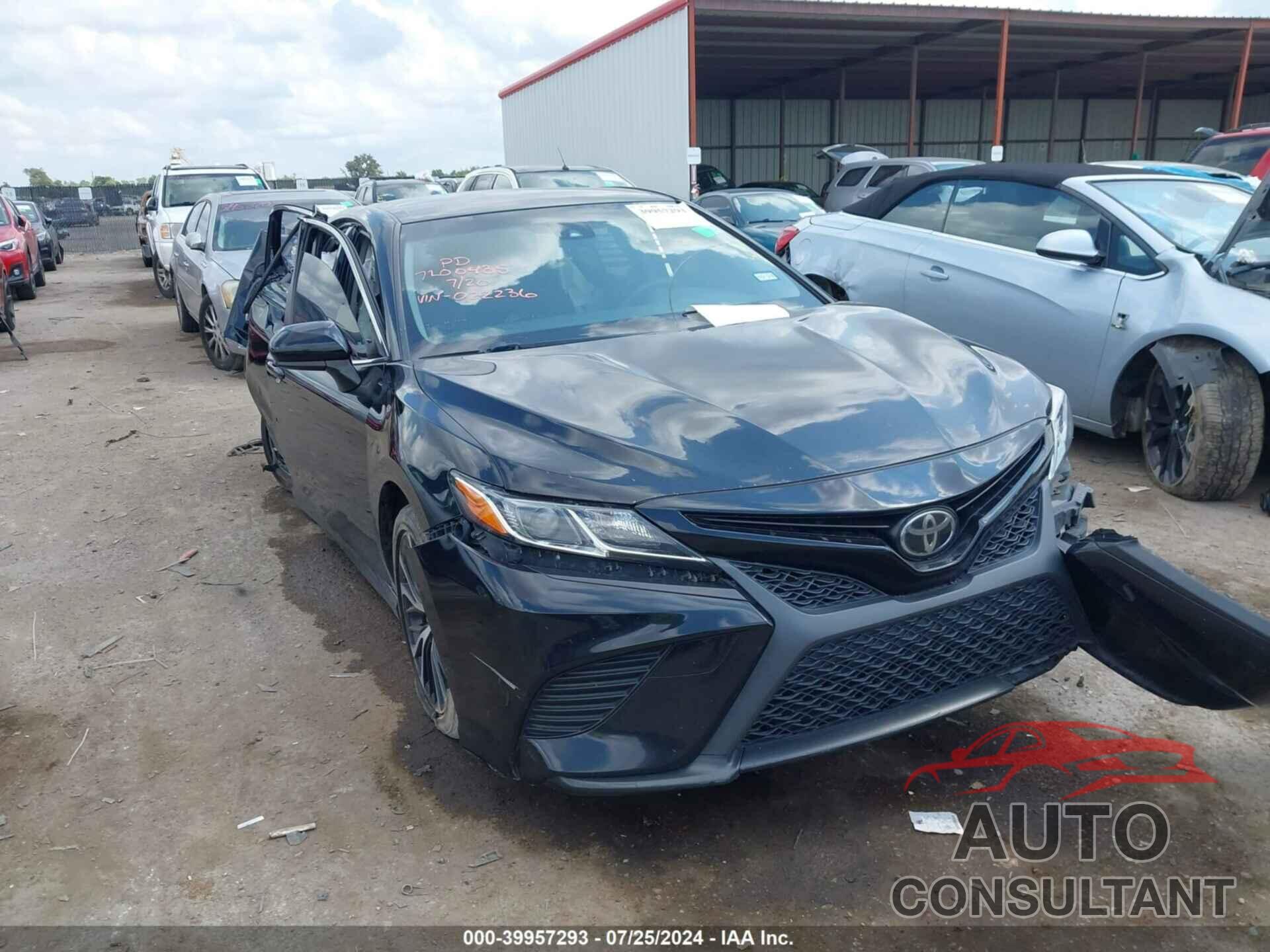 TOYOTA CAMRY 2018 - JTNB11HK9J3022236