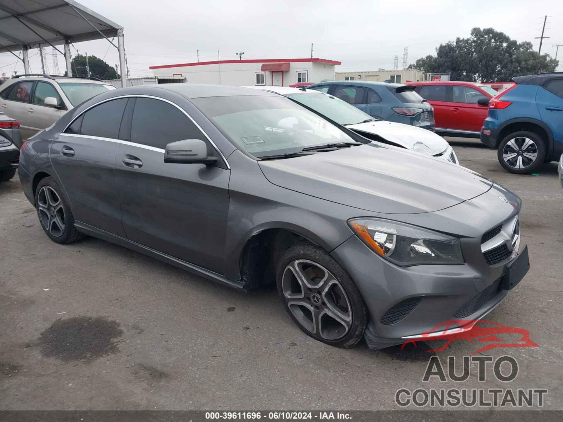 MERCEDES-BENZ CLA 250 2018 - WDDSJ4EB2JN647128