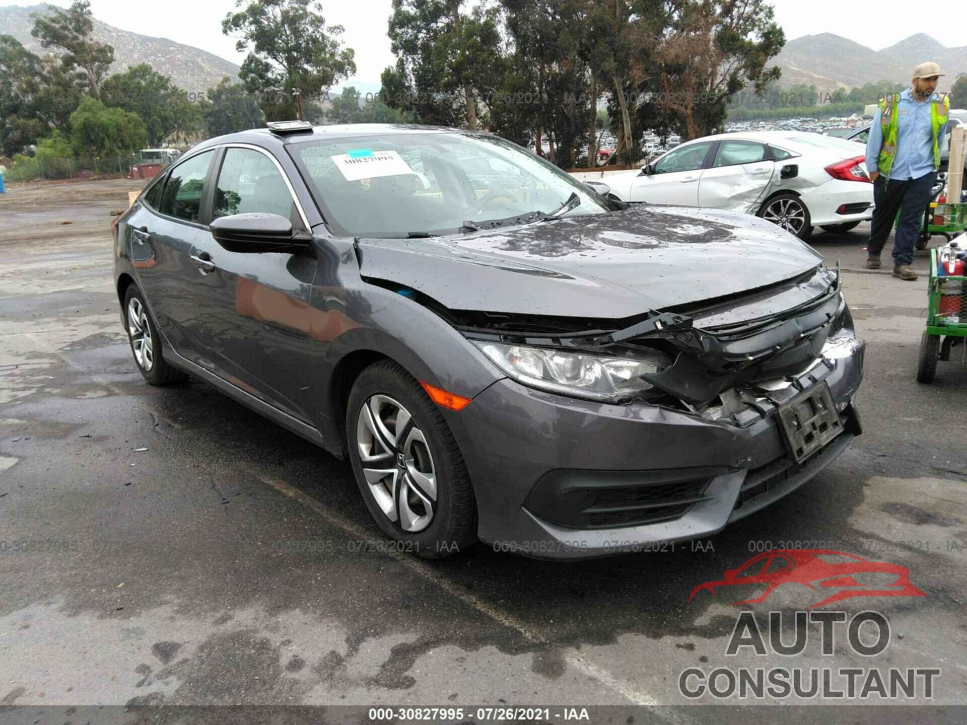 HONDA CIVIC SEDAN 2018 - 2HGFC2F55JH522945