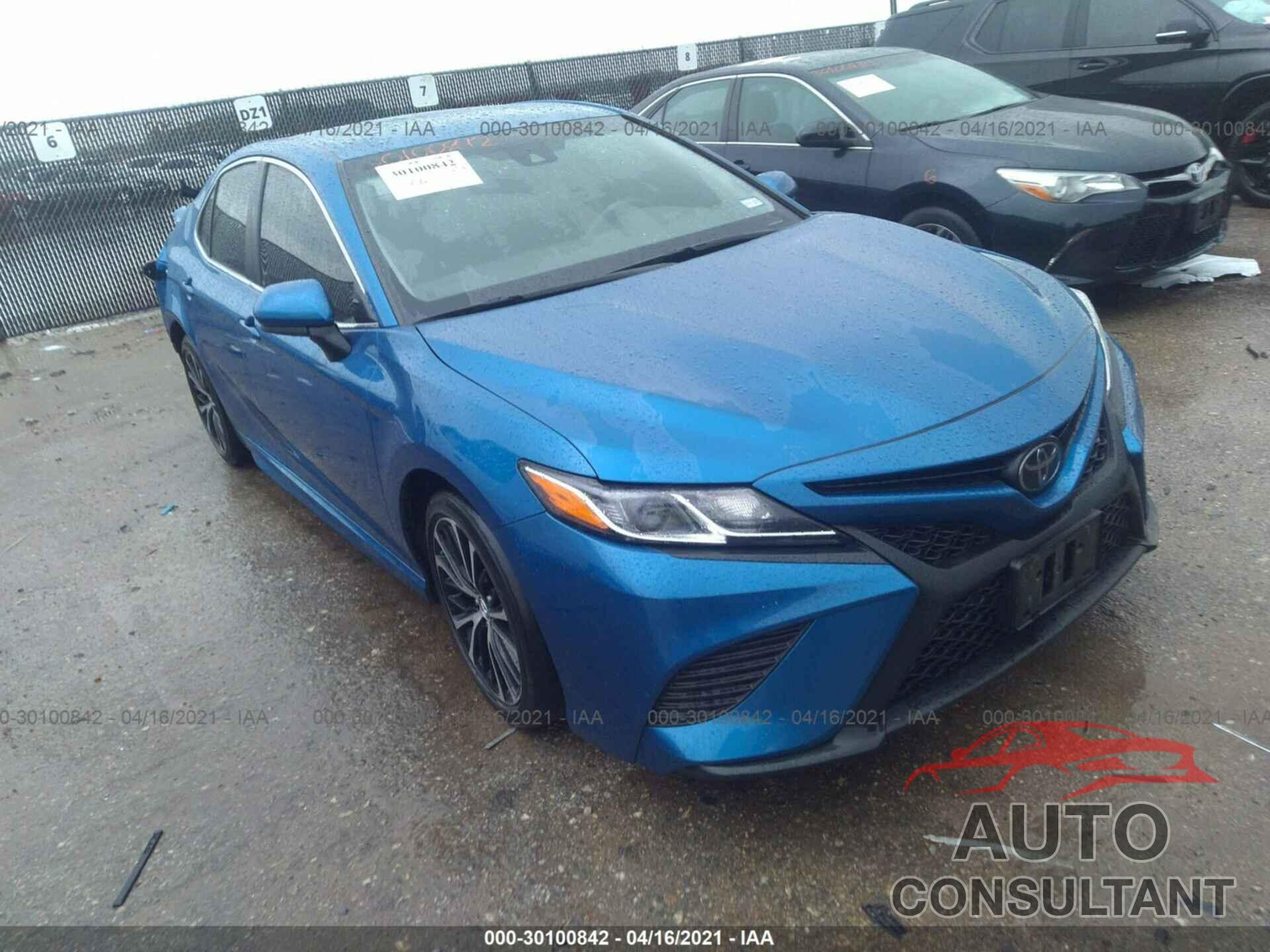 TOYOTA CAMRY 2018 - 4T1B11HK5JU155246