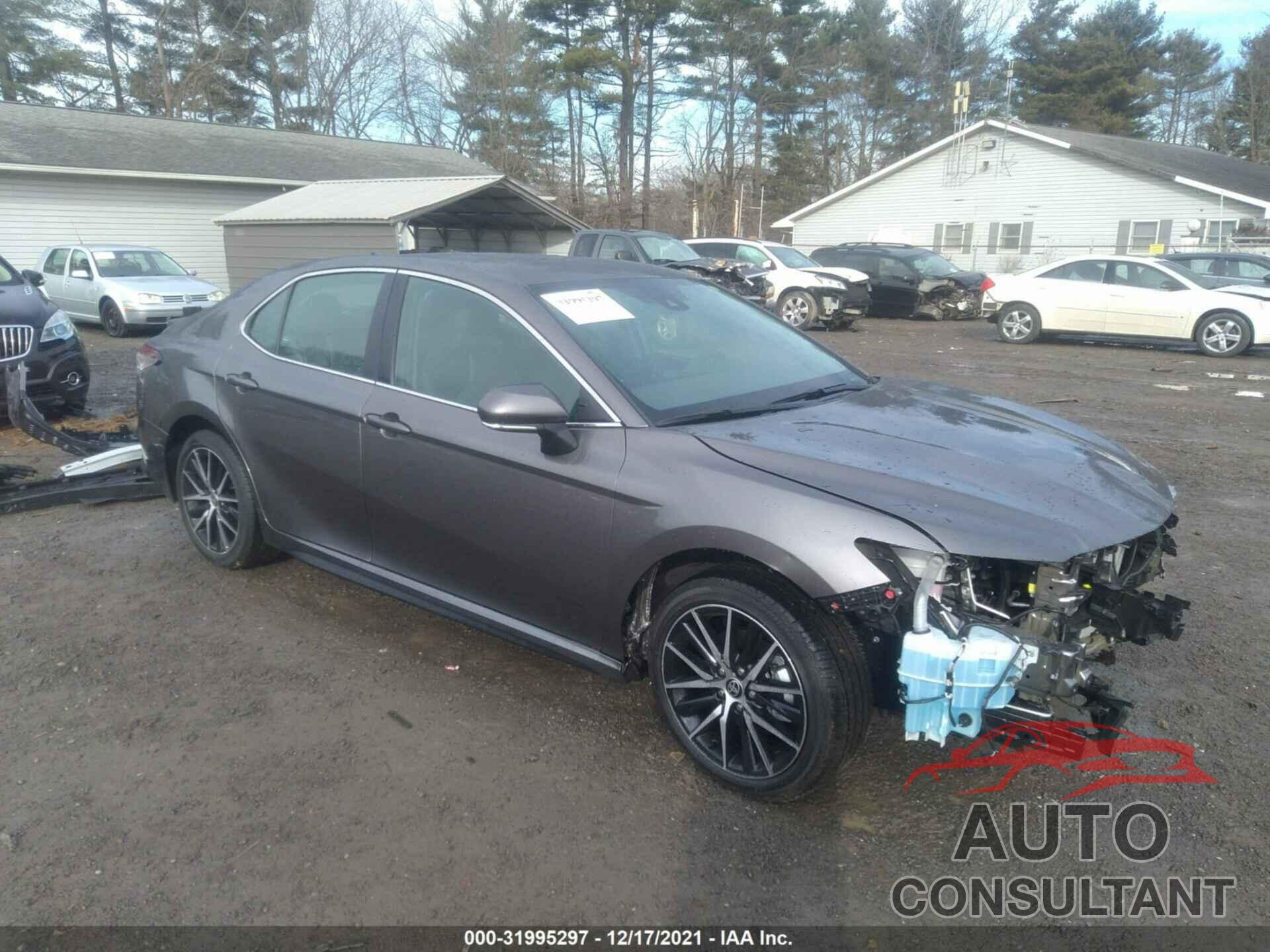 TOYOTA CAMRY 2022 - 4T1G11AK0NU633515