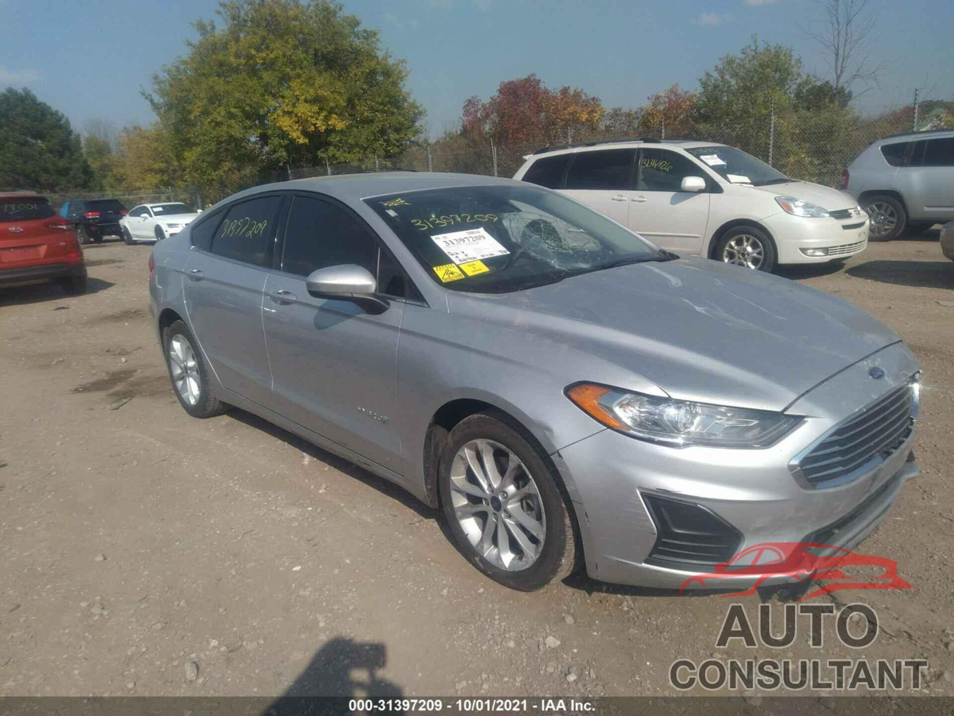 FORD FUSION HYBRID 2019 - 3FA6P0LU5KR242571