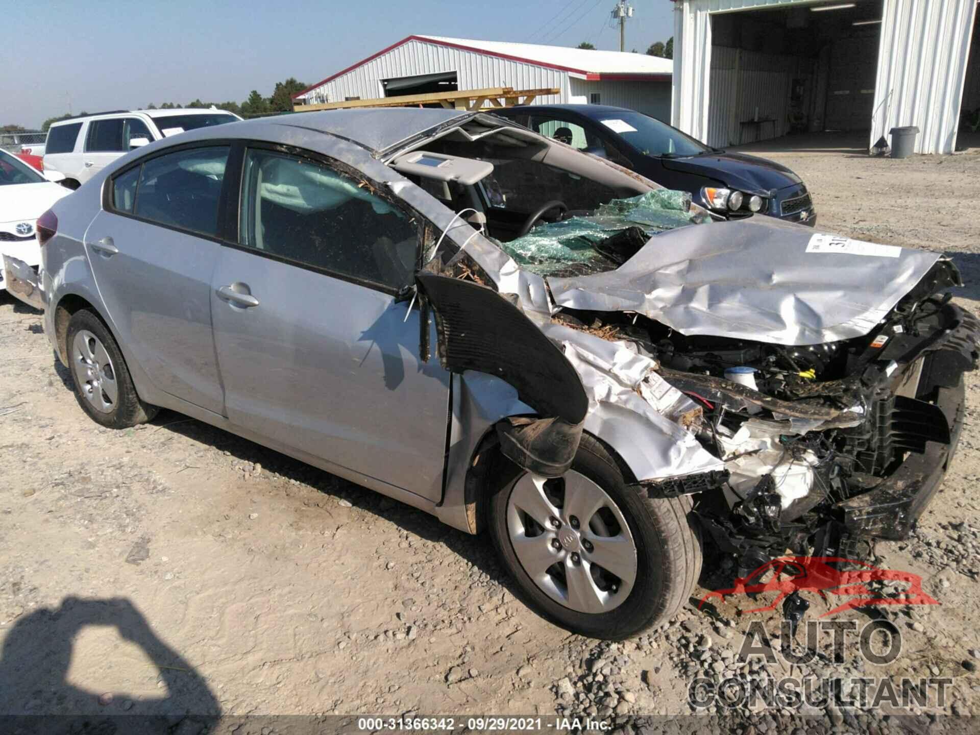 KIA FORTE 2018 - 3KPFK4A74JE232181