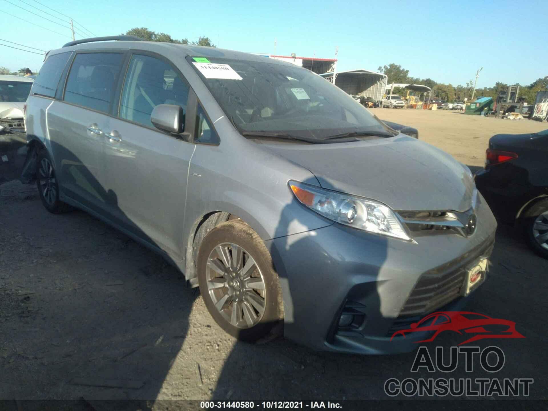 TOYOTA SIENNA 2018 - 5TDDZ3DC8JS206968