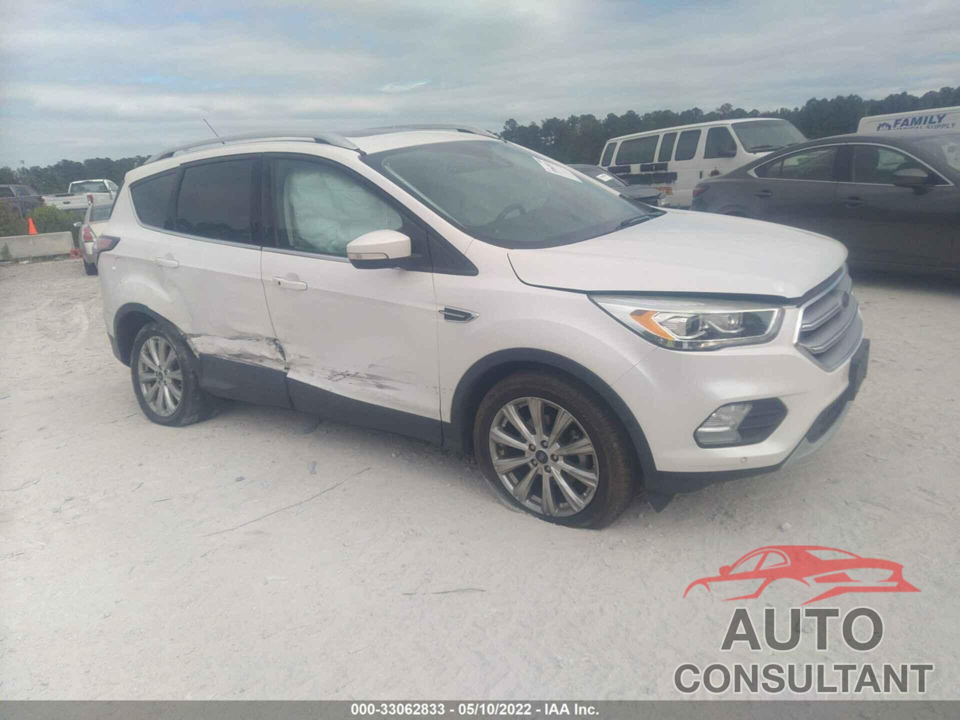 FORD ESCAPE 2017 - 1FMCU0JD8HUA76522