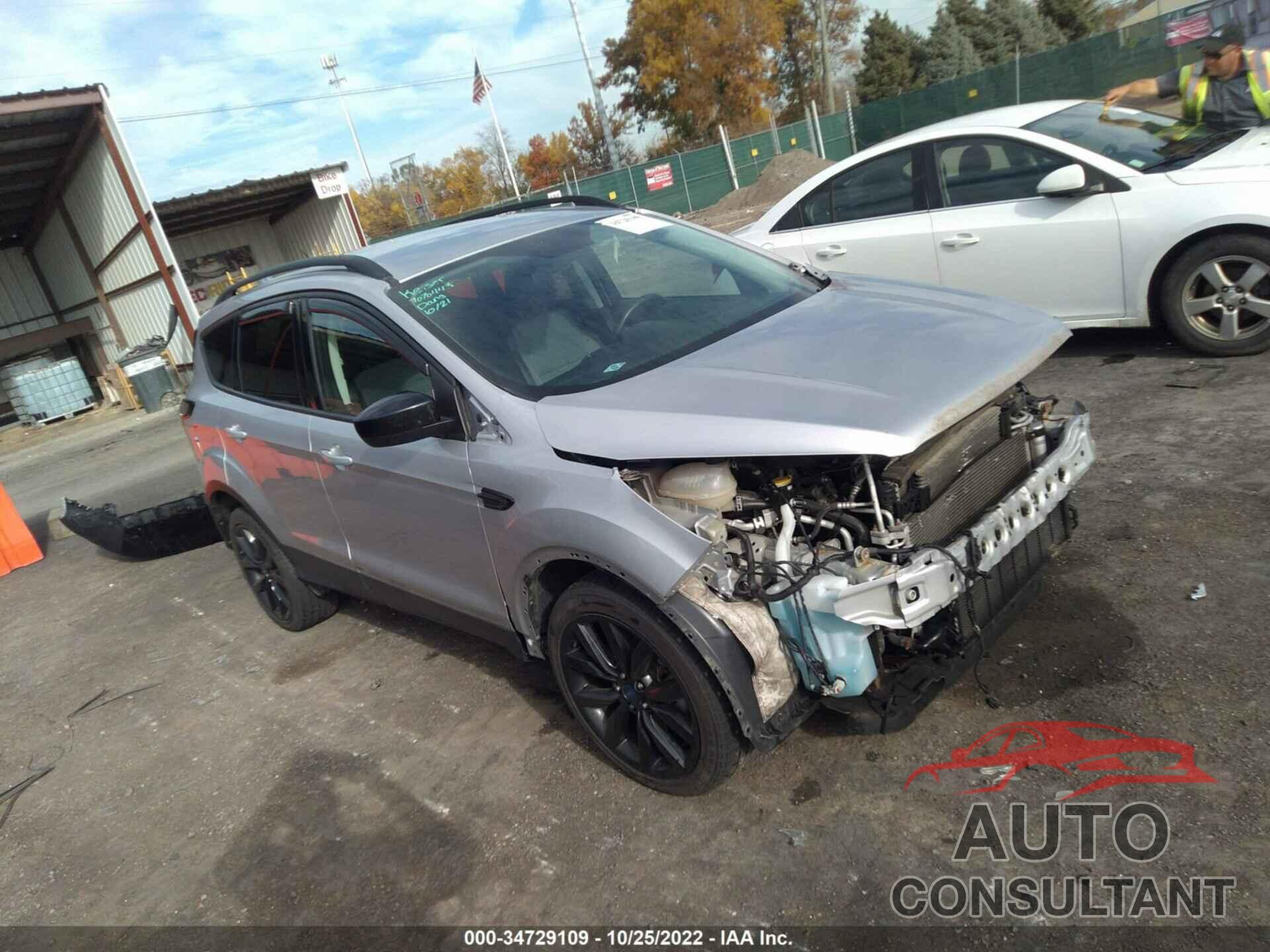 FORD ESCAPE 2017 - 1FMCU9GD4HUC63185