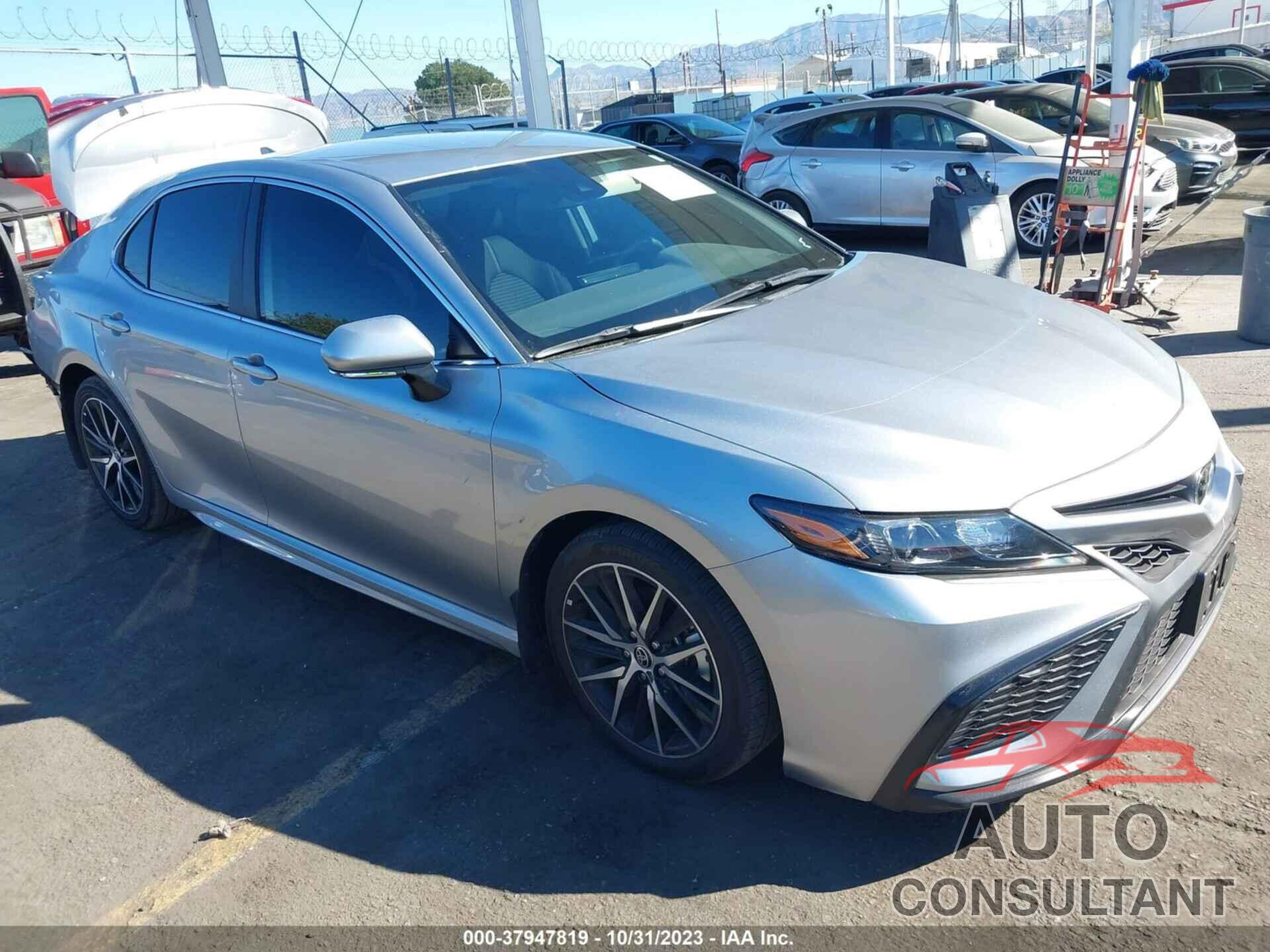 TOYOTA CAMRY 2023 - 4T1T11AK8PU798469