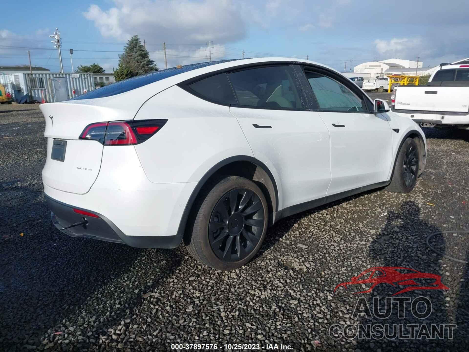 TESLA MODEL Y 2021 - 5YJYGAEE9MF157445