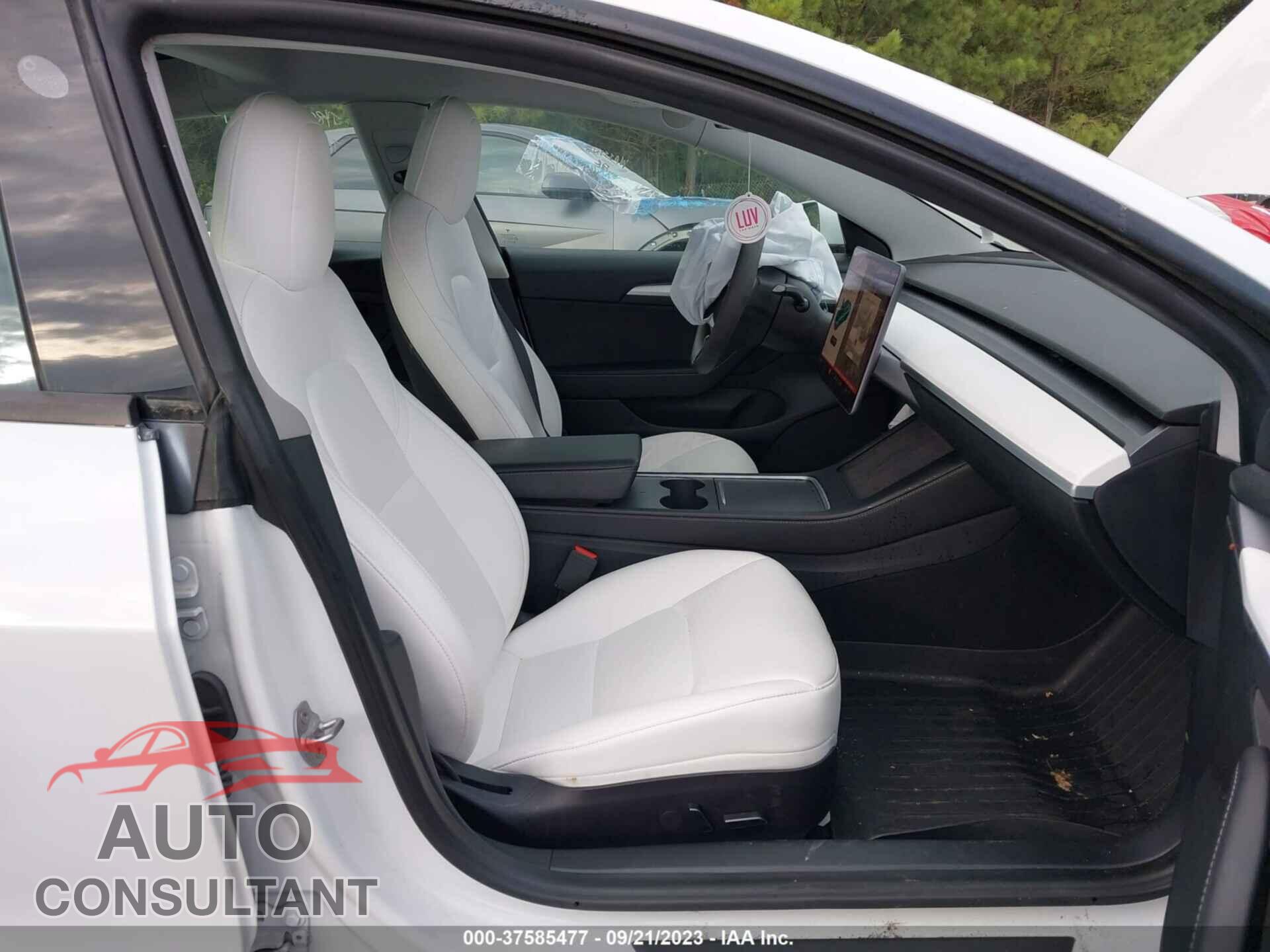 TESLA MODEL 3 2021 - 5YJ3E1EA5MF987580