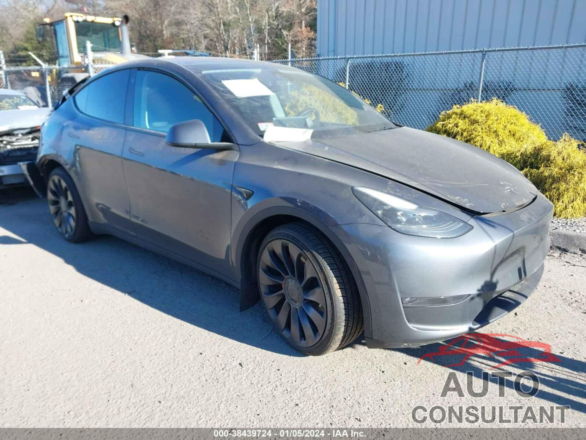 TESLA MODEL Y 2023 - 7SAYGDEF7PF707551