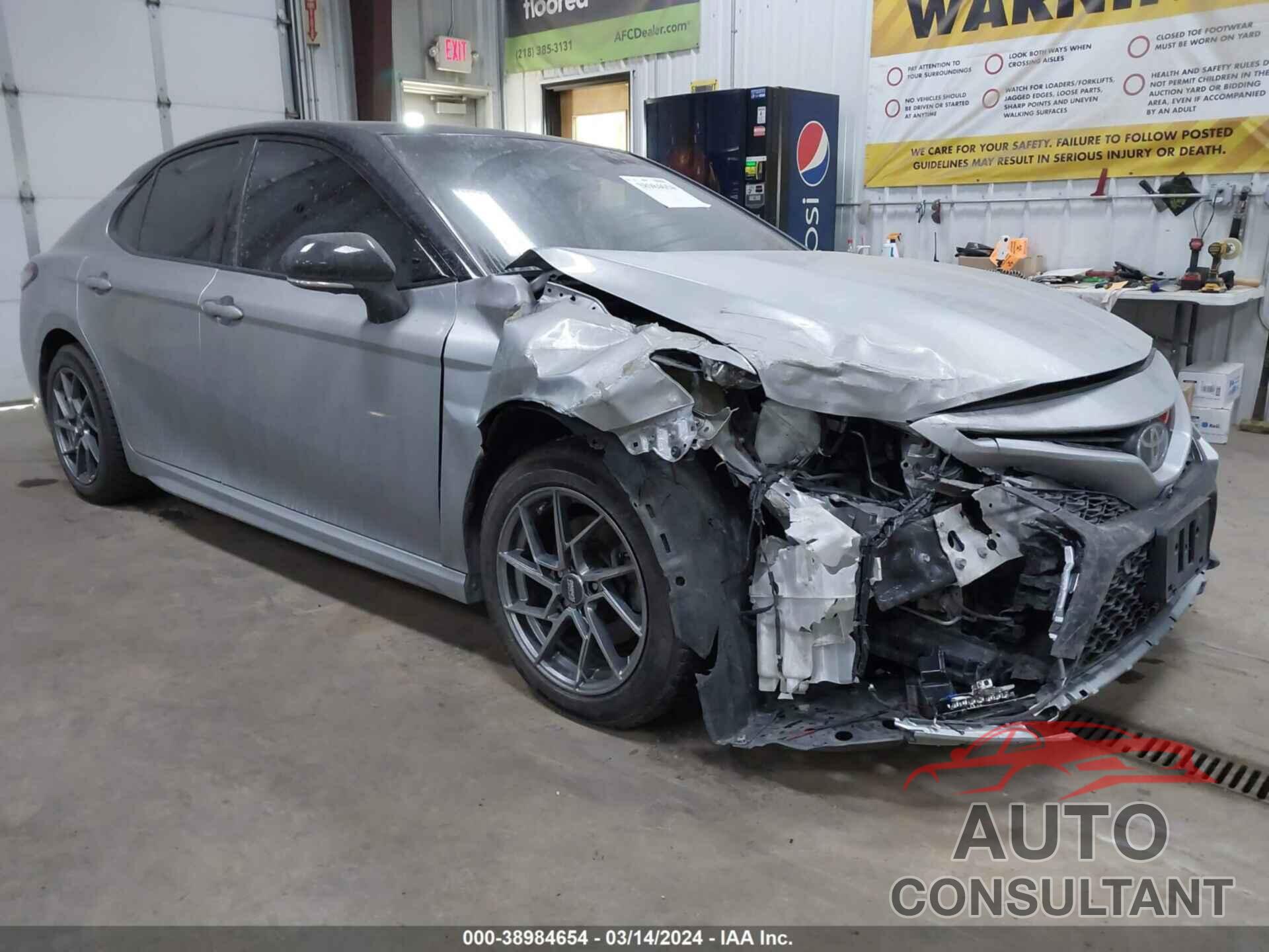 TOYOTA CAMRY 2018 - 4T1B61HK3JU028741