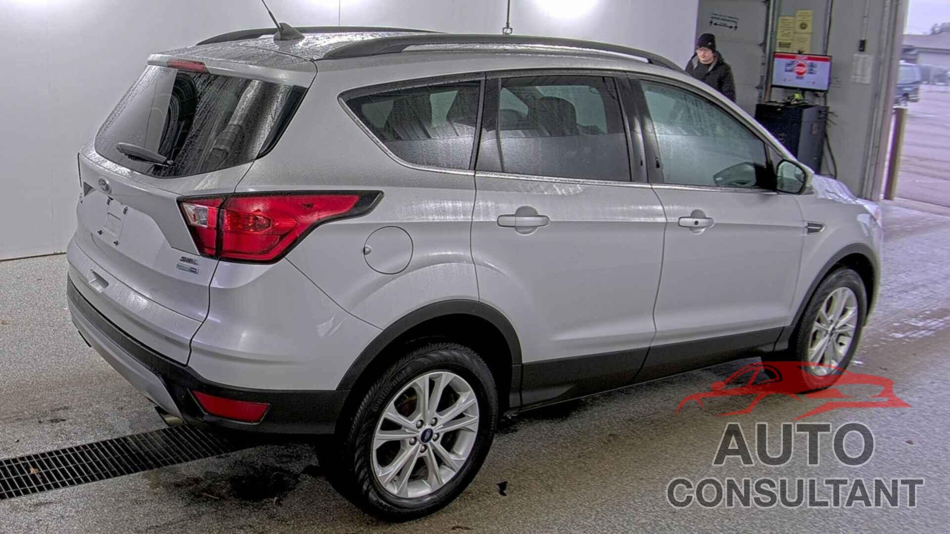 FORD ESCAPE 2019 - 1FMCU9HD3KUA65588