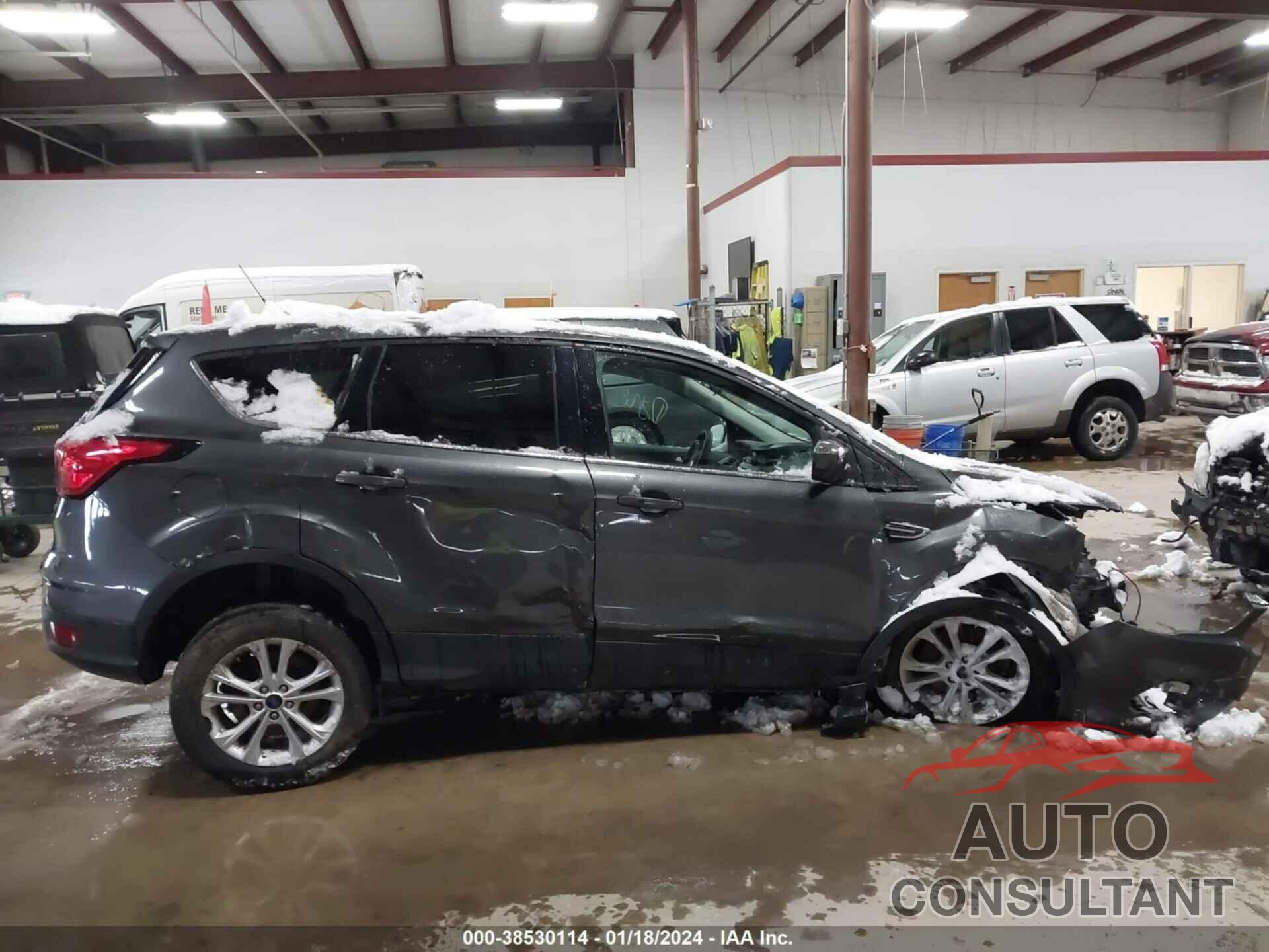 FORD ESCAPE 2019 - 1FMCU9GD9KUC50925