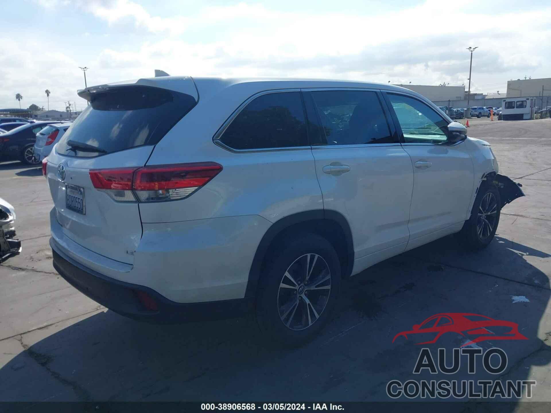 TOYOTA HIGHLANDER 2018 - 5TDZZRFH6JS245222