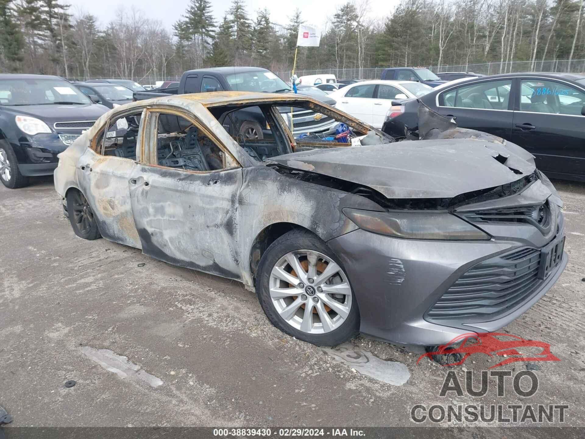 TOYOTA CAMRY 2018 - 4T1B11HK0JU607250
