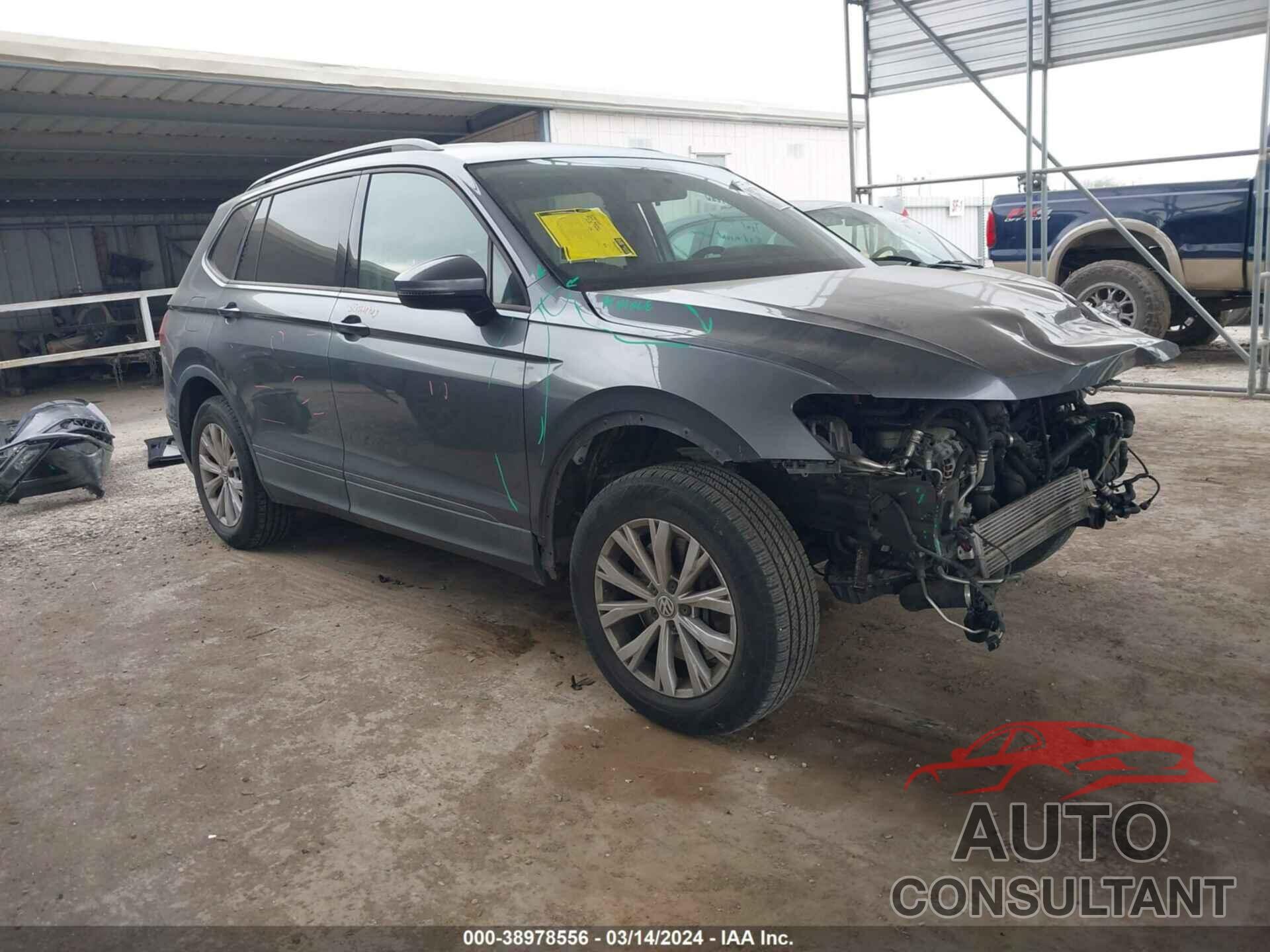 VOLKSWAGEN TIGUAN 2018 - 3VV1B7AX1JM033835