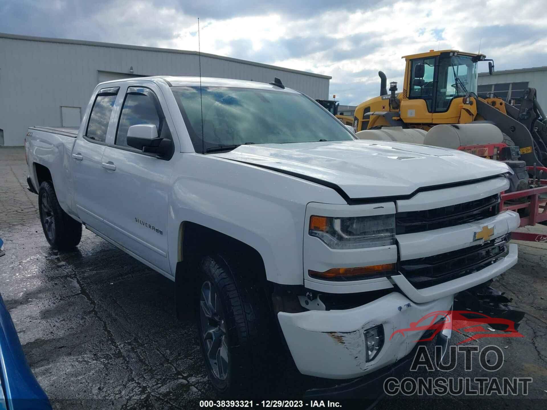 CHEVROLET SILVERADO 1500 2018 - 1GCVKREC0JZ120448
