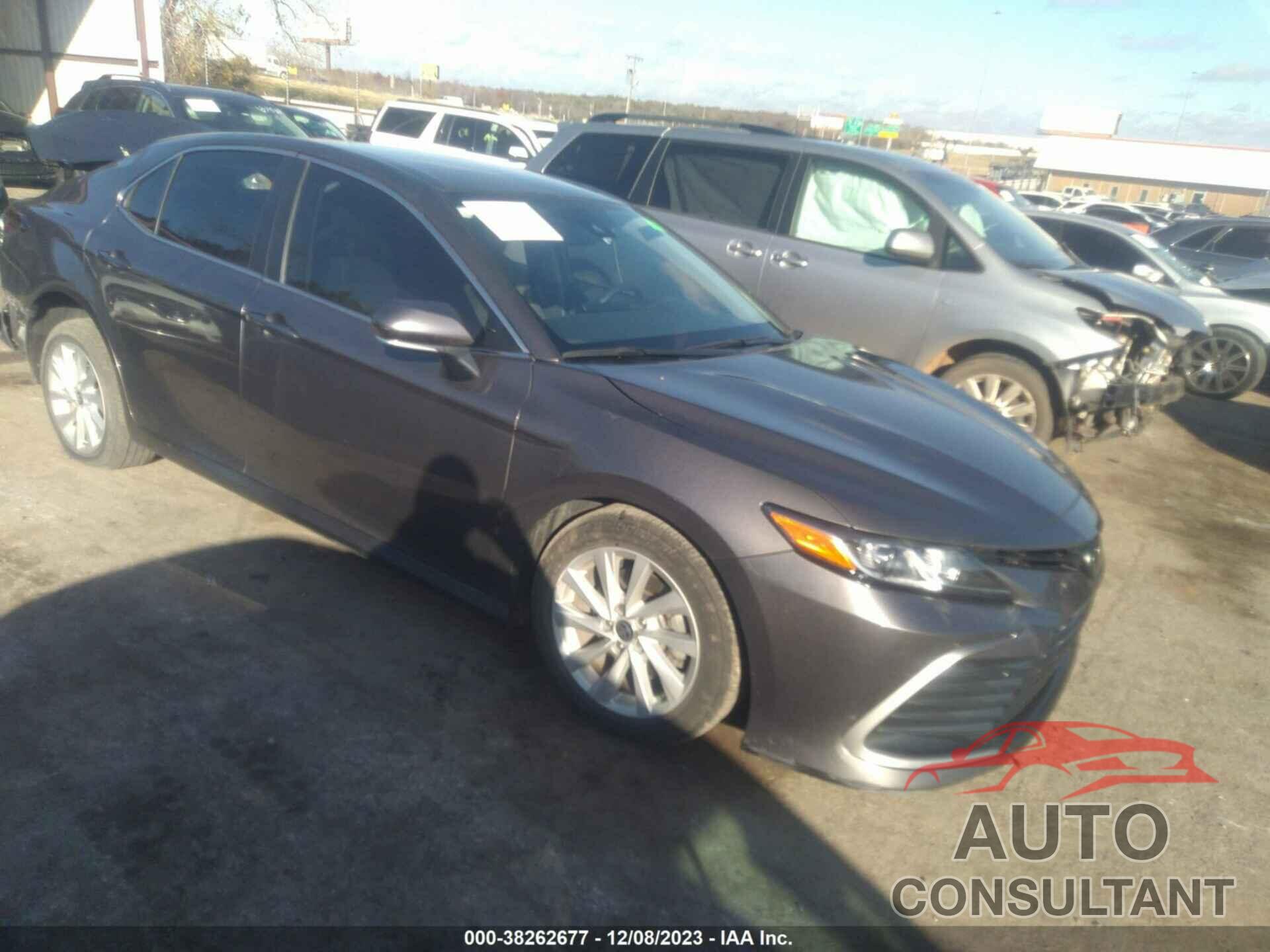 TOYOTA CAMRY 2022 - 4T1R11AK9NU676193