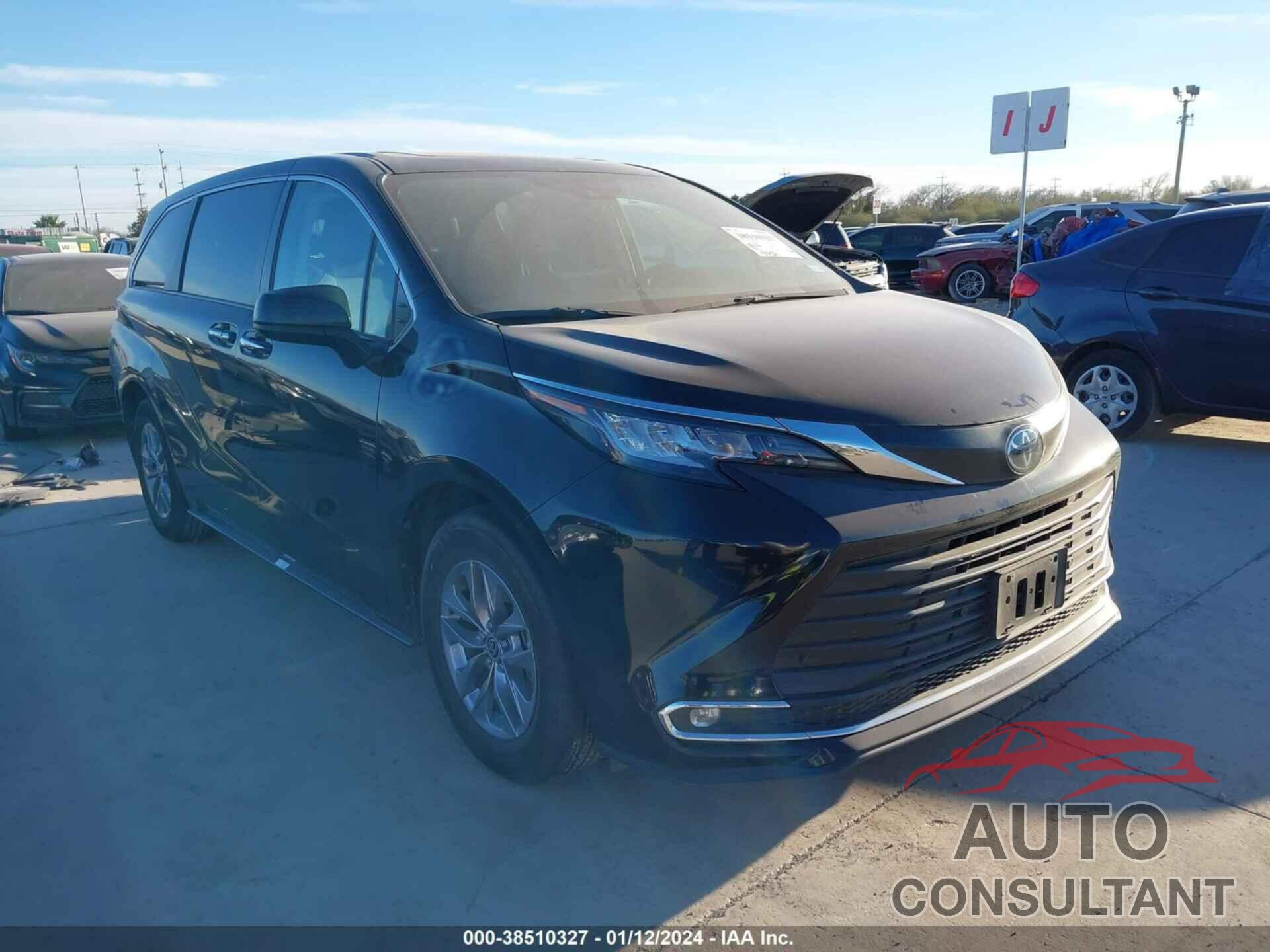 TOYOTA SIENNA 2022 - 5TDYRKEC8NS093605