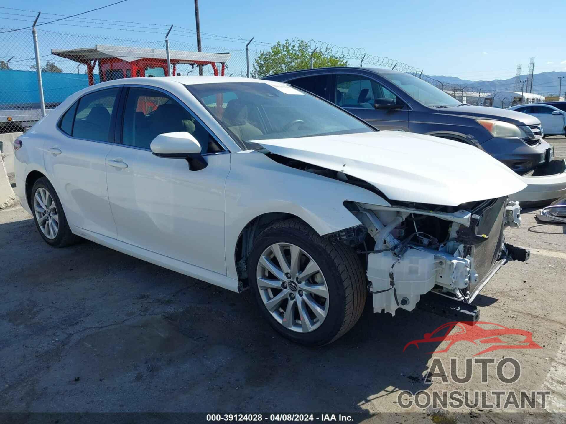 TOYOTA CAMRY 2018 - JTNB11HK6J3038121