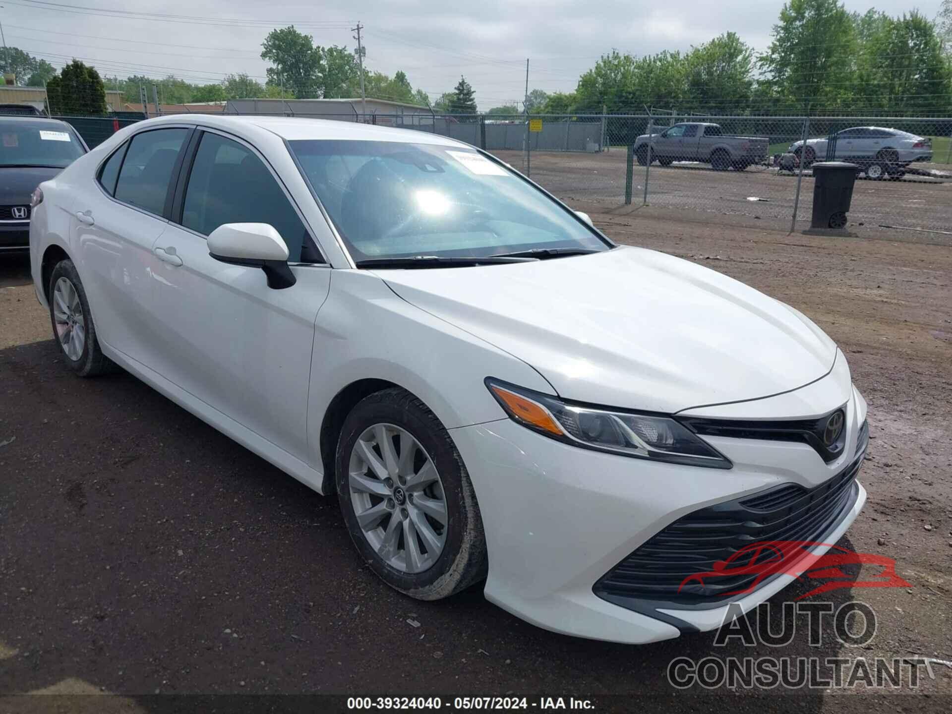 TOYOTA CAMRY 2018 - 4T1B11HK5JU568297