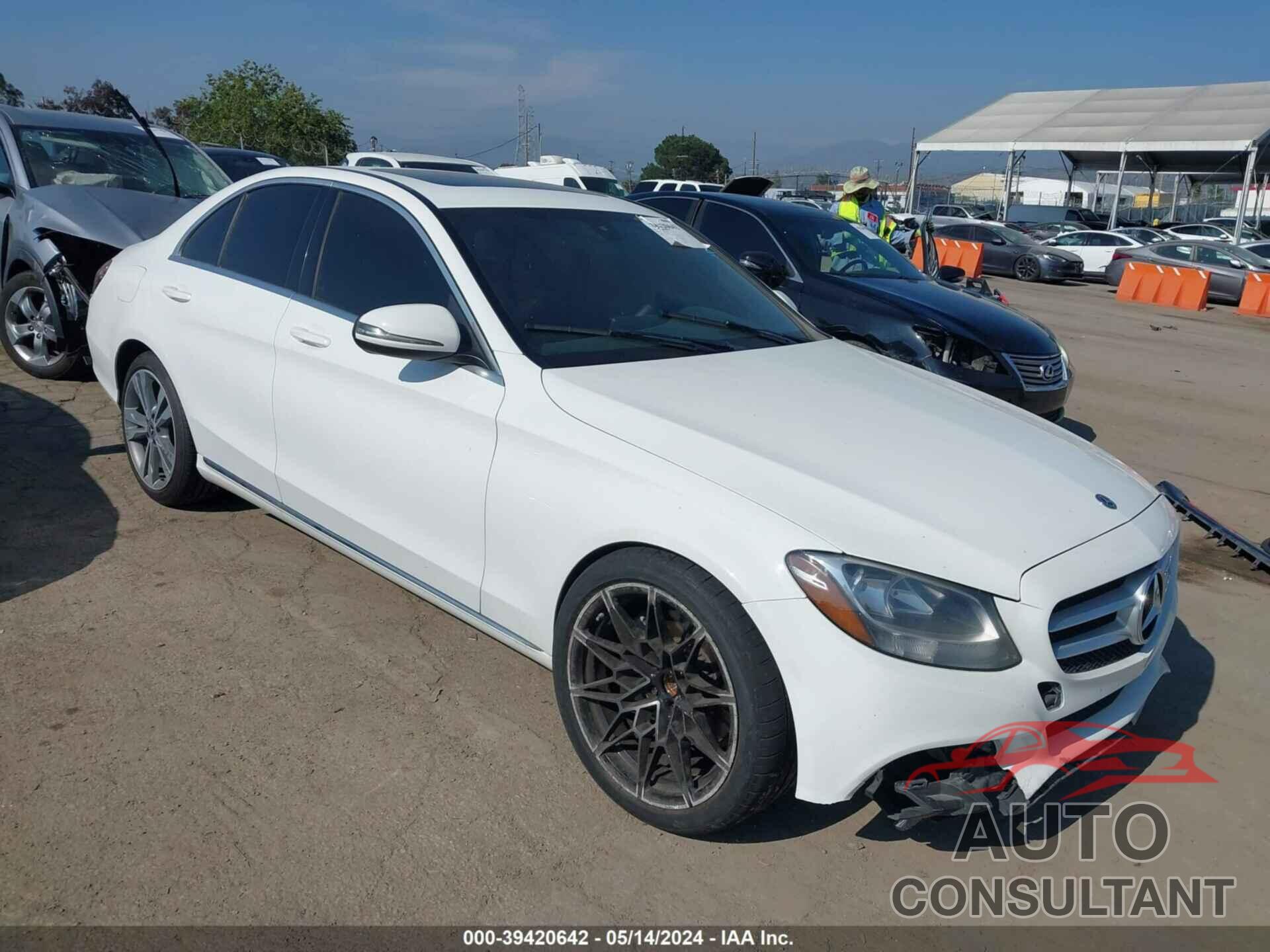 MERCEDES-BENZ C 300 2018 - 55SWF4JB5JU274442