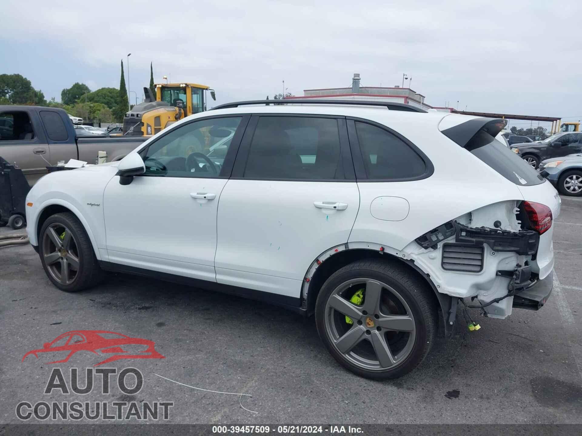 PORSCHE CAYENNE 2017 - WP1AE2A20HLA70947