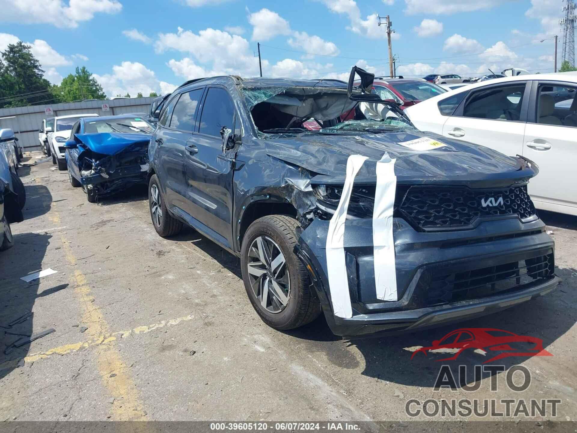 KIA SORENTO 2023 - 5XYRL4LC3PG224637