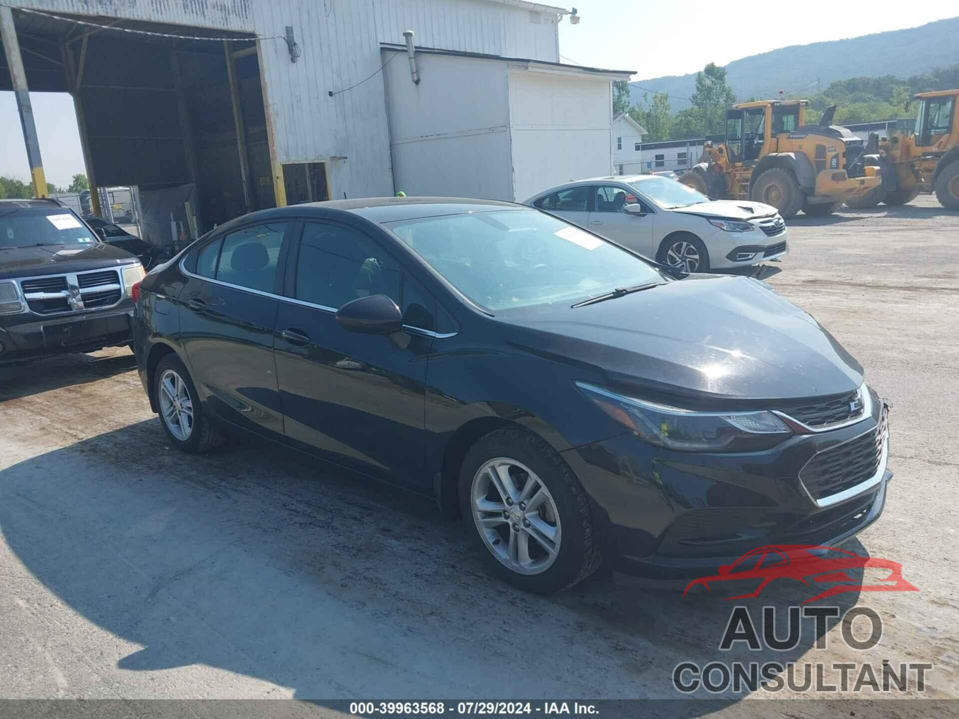 CHEVROLET CRUZE 2018 - 1G1BE5SMXJ7136676