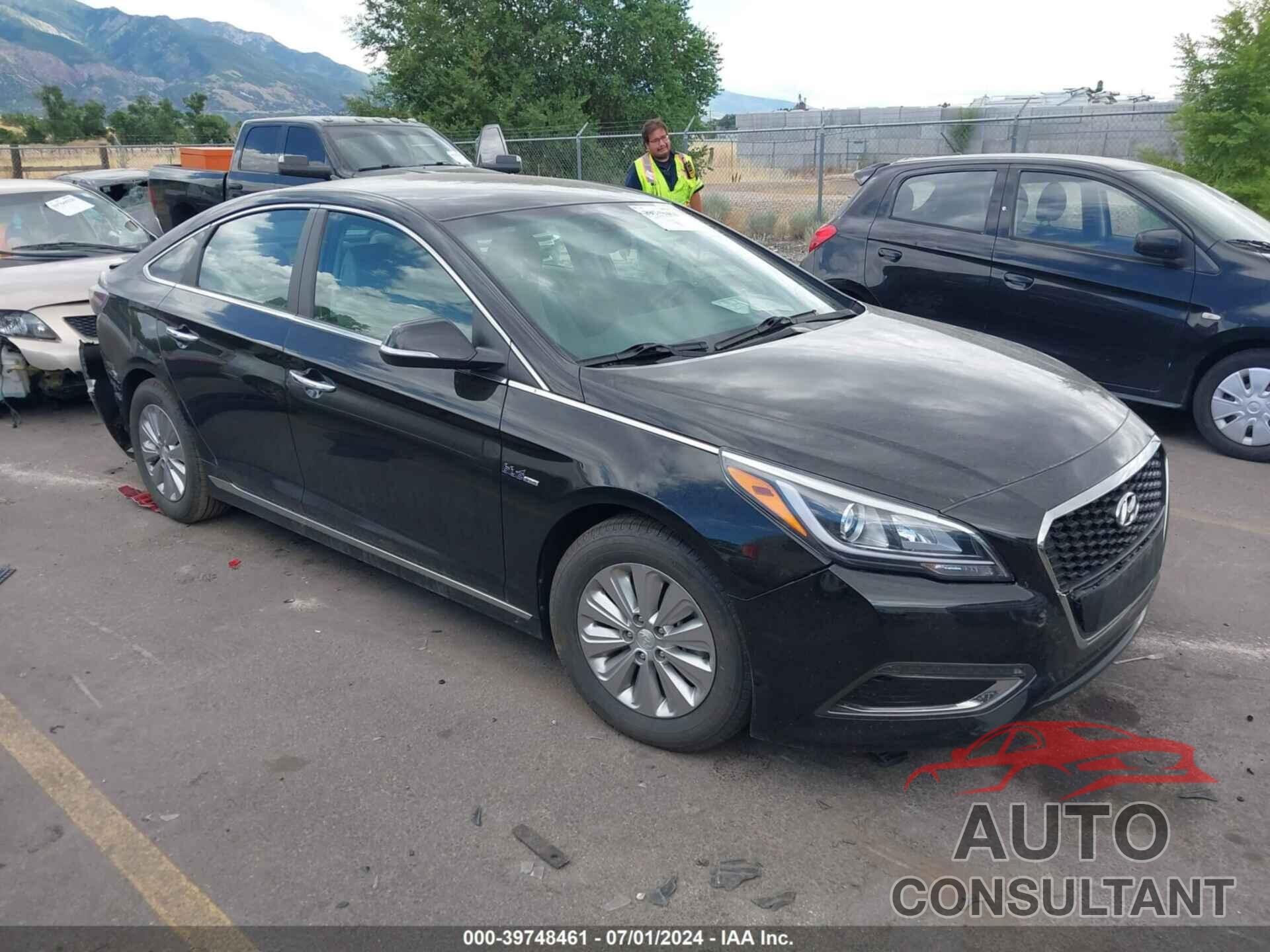 HYUNDAI SONATA HYBRID 2017 - KMHE24L38HA076970