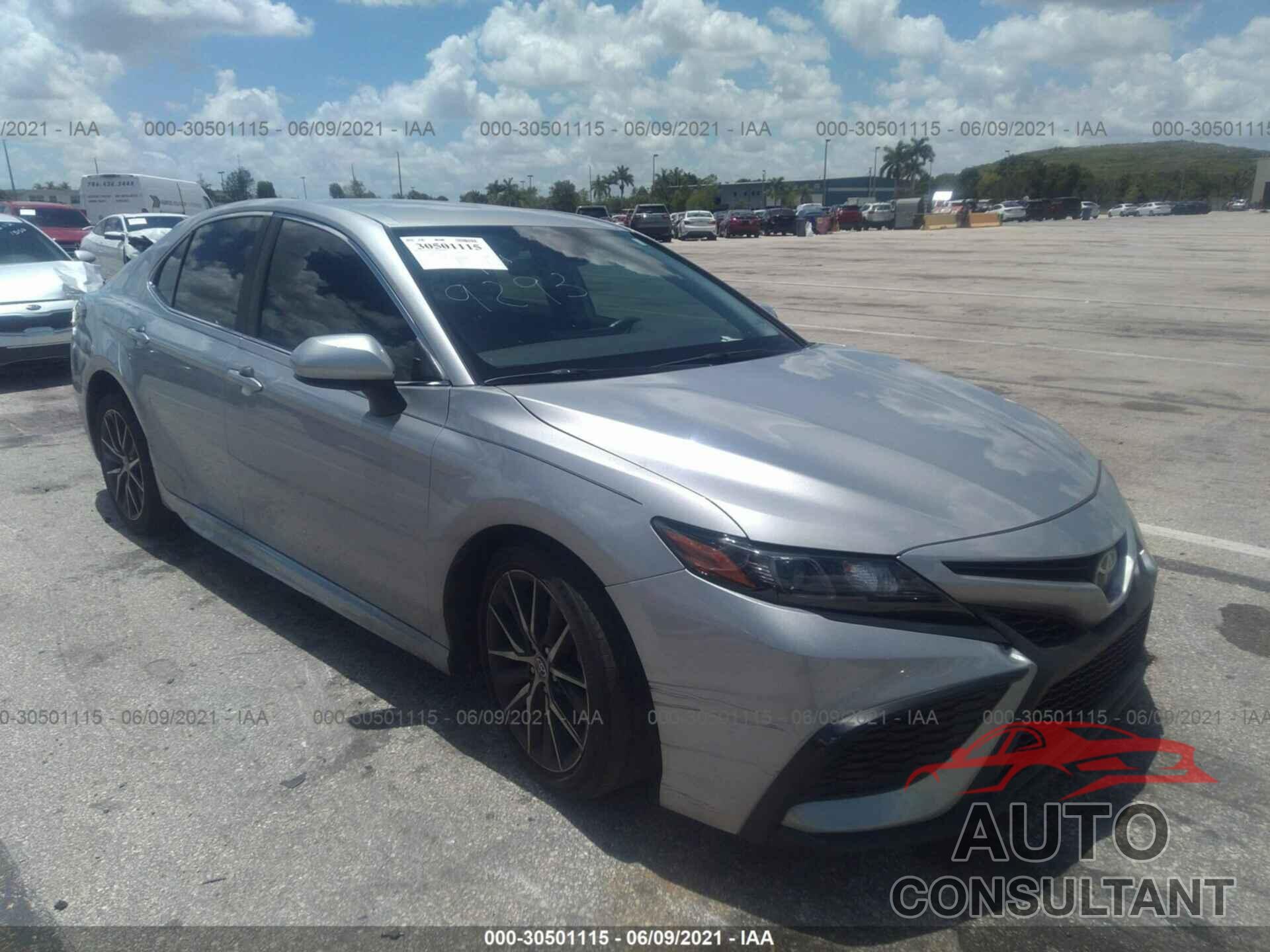 TOYOTA CAMRY 2021 - 4T1G11AK9MU429293