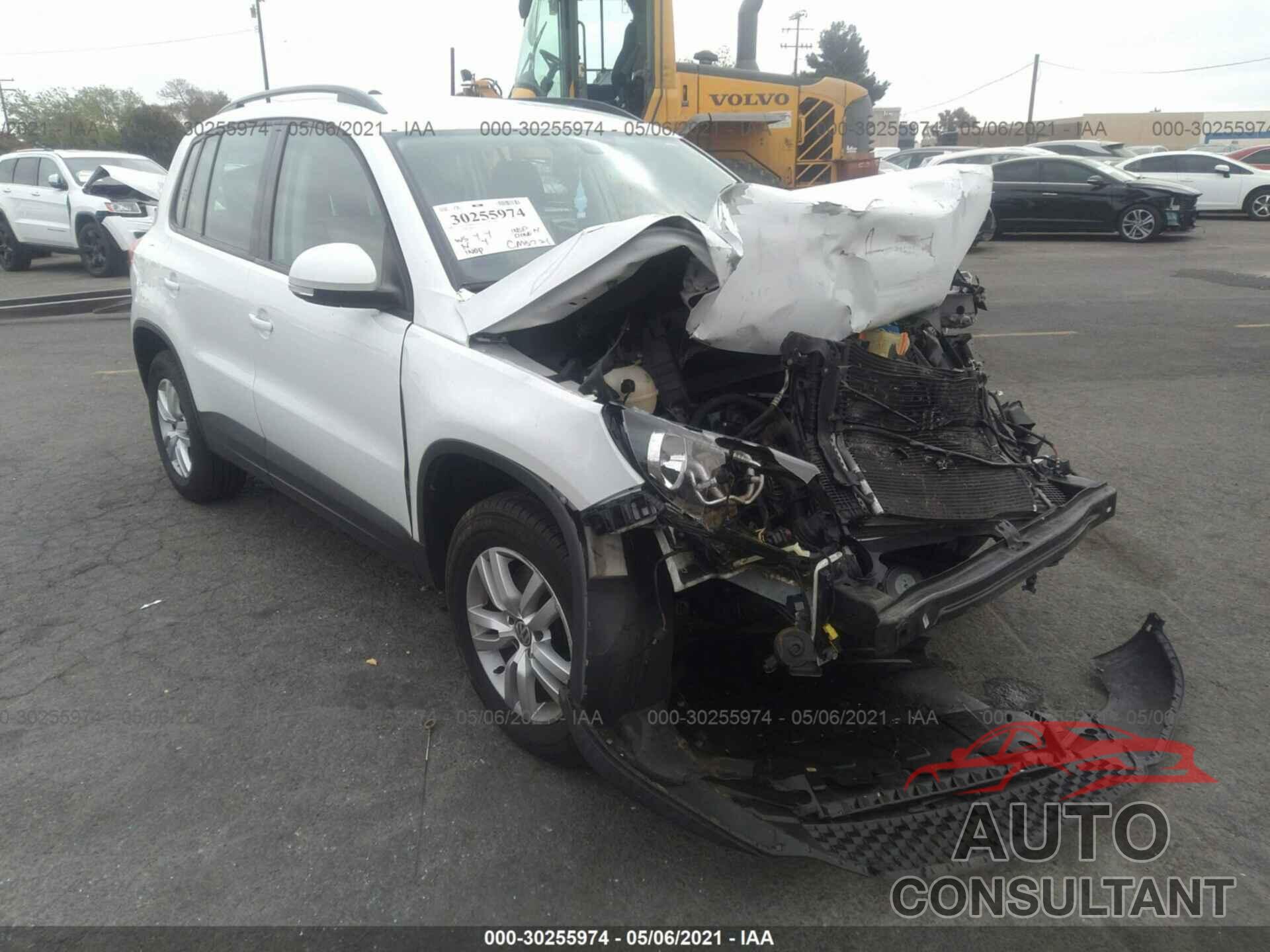 VOLKSWAGEN TIGUAN 2016 - WVGAV7AX0GW580444