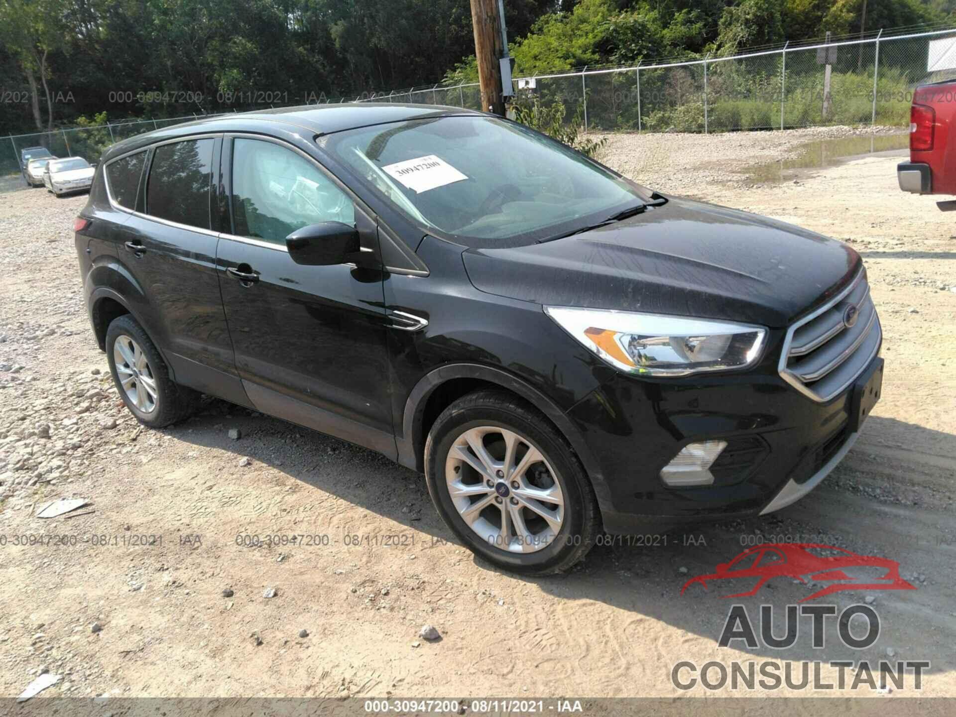 FORD ESCAPE 2017 - 1FMCU0GD8HUC76842