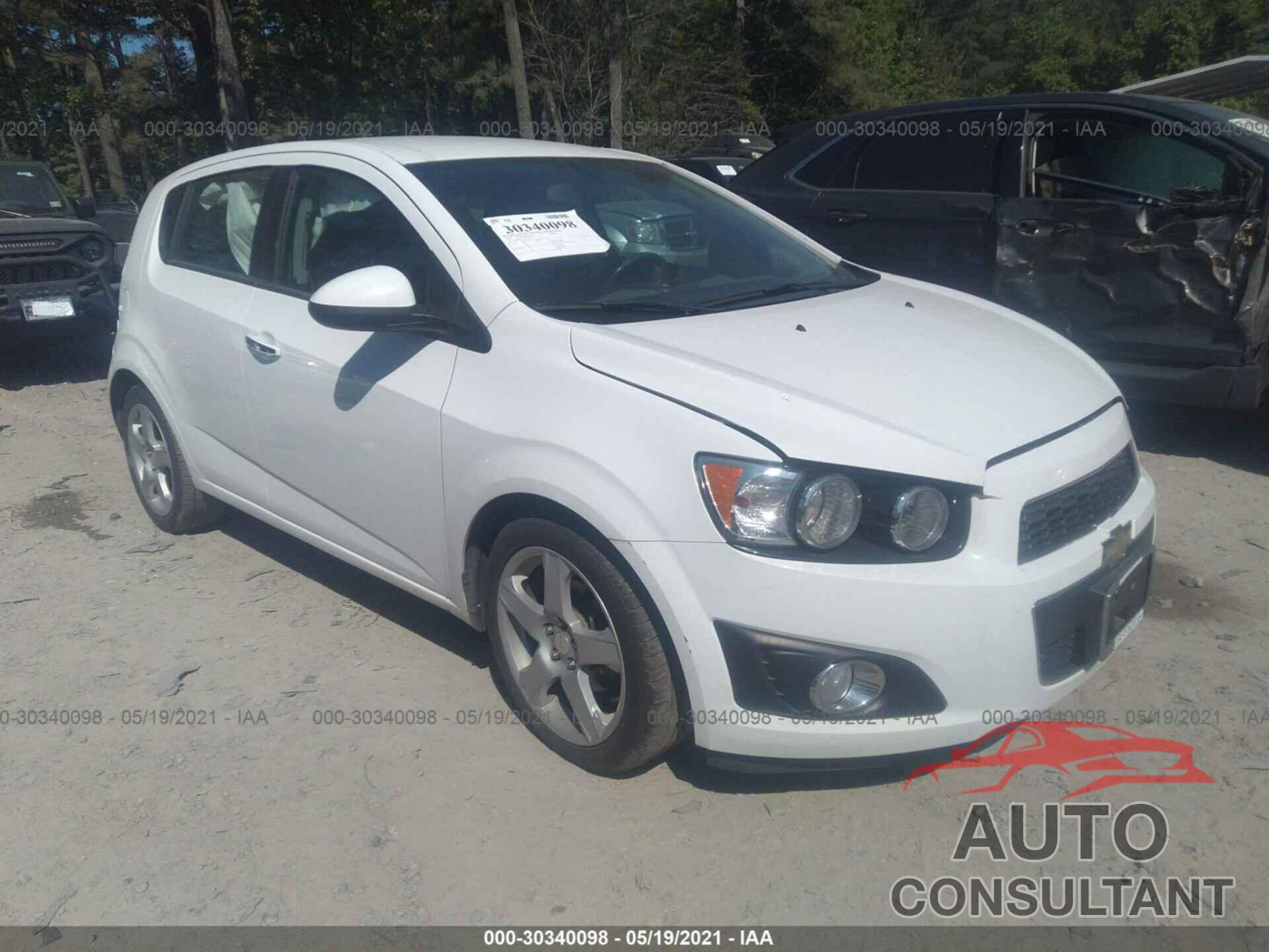 CHEVROLET SONIC 2016 - 1G1JE6SB6G4156997