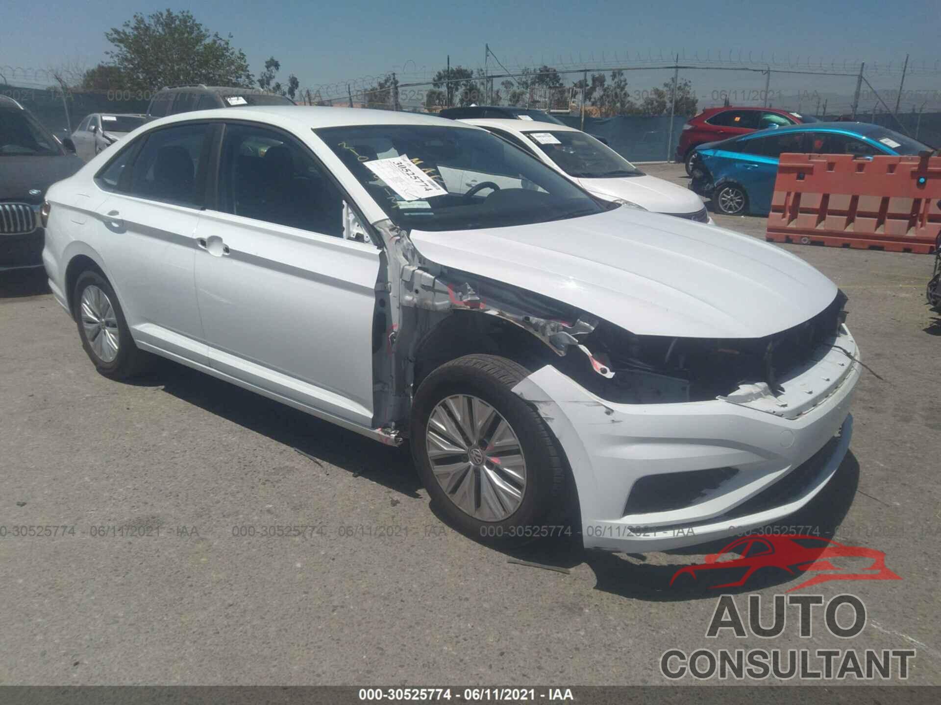 VOLKSWAGEN JETTA 2019 - 3VWC57BUXKM199689