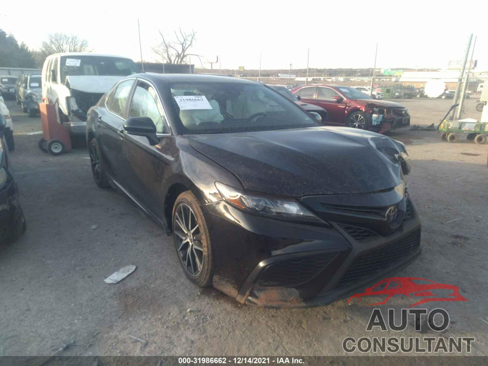 TOYOTA CAMRY 2021 - 4T1G11AKXMU524204