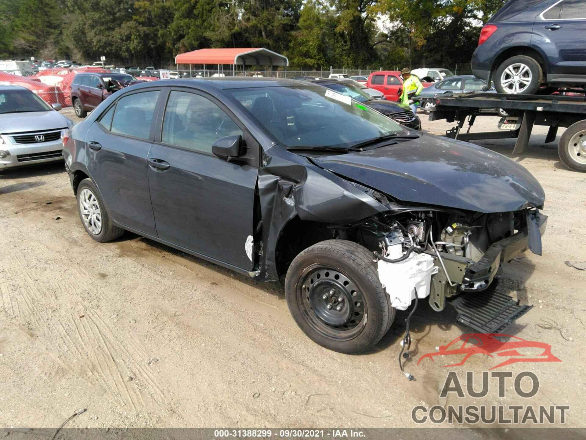 TOYOTA COROLLA 2018 - 5YFBURHE9JP820456