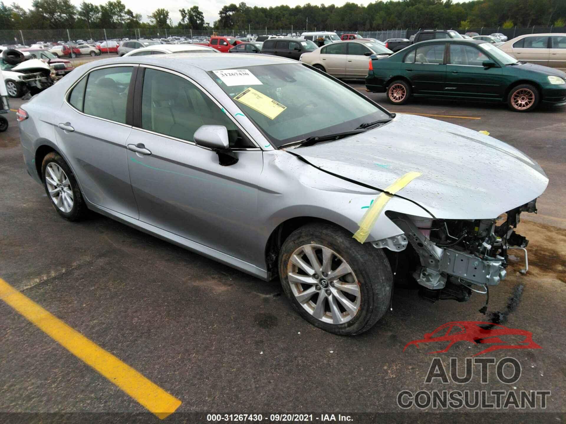 TOYOTA CAMRY 2018 - 4T1B11HK0JU523543