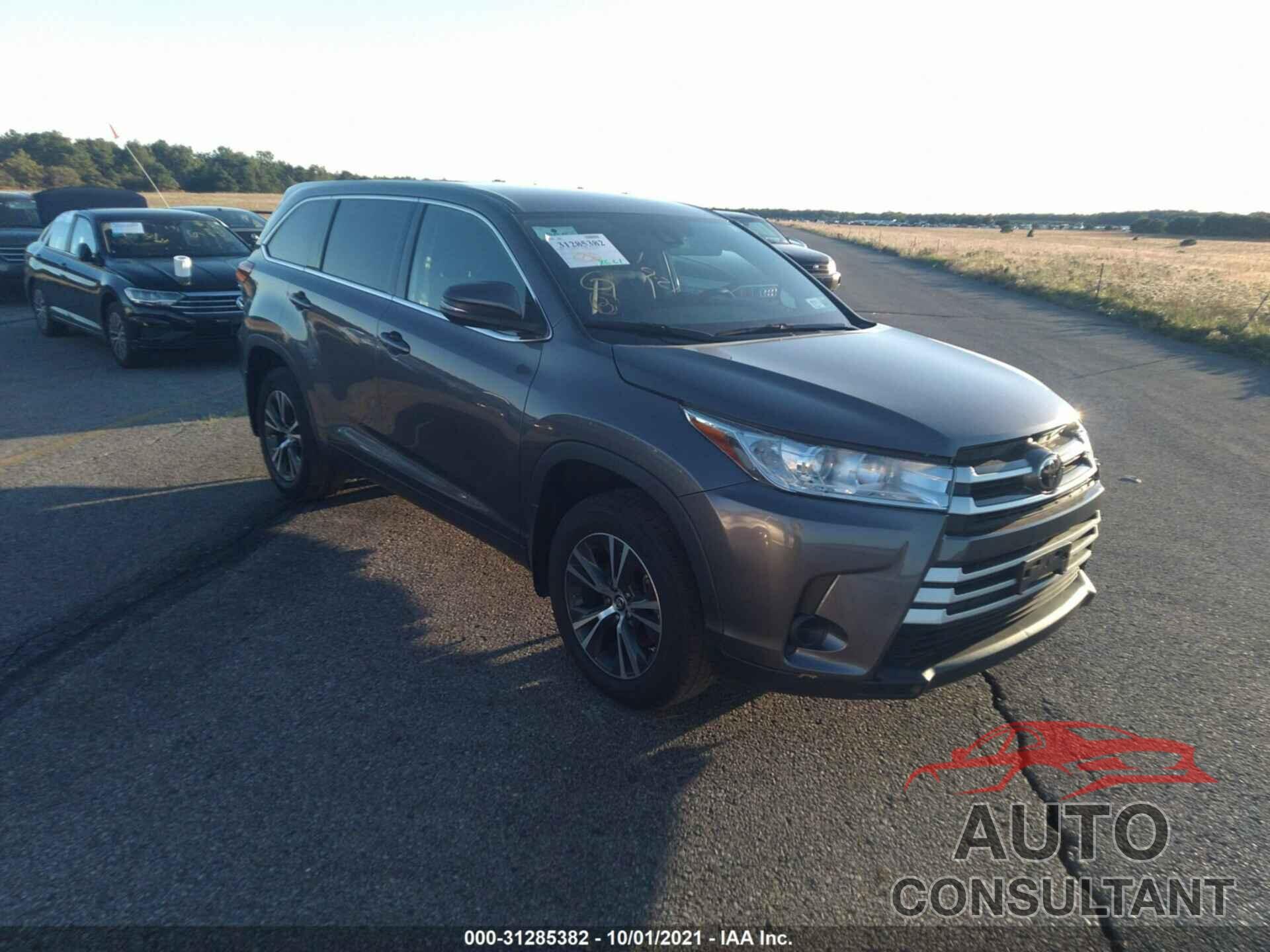 TOYOTA HIGHLANDER 2019 - 5TDBZRFH9KS709736
