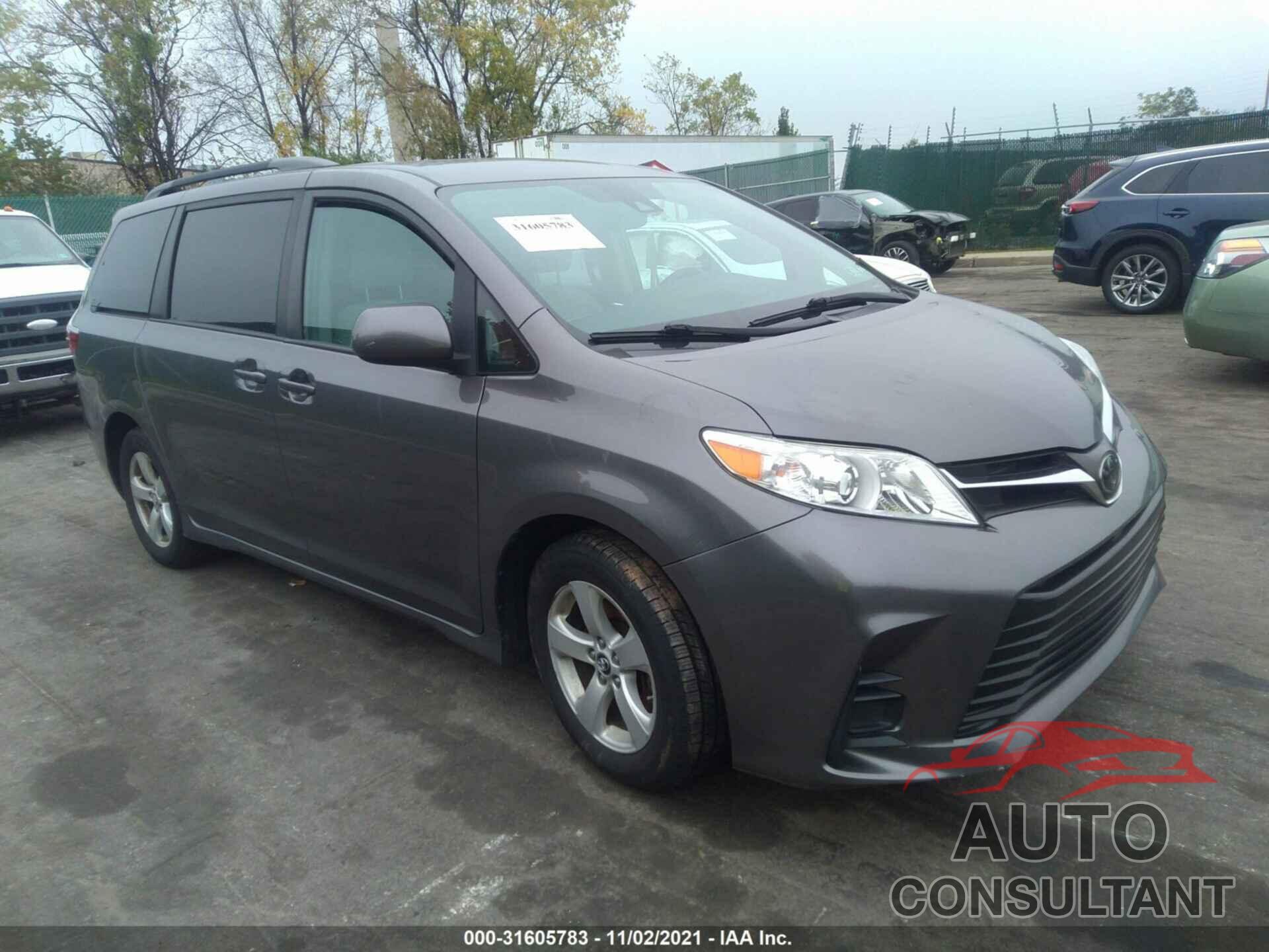 TOYOTA SIENNA 2018 - 5TDKZ3DC3JS916660