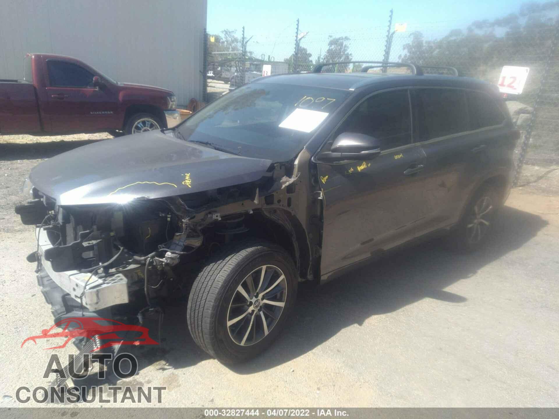 TOYOTA HIGHLANDER 2017 - 5TDKZRFH4HS214840