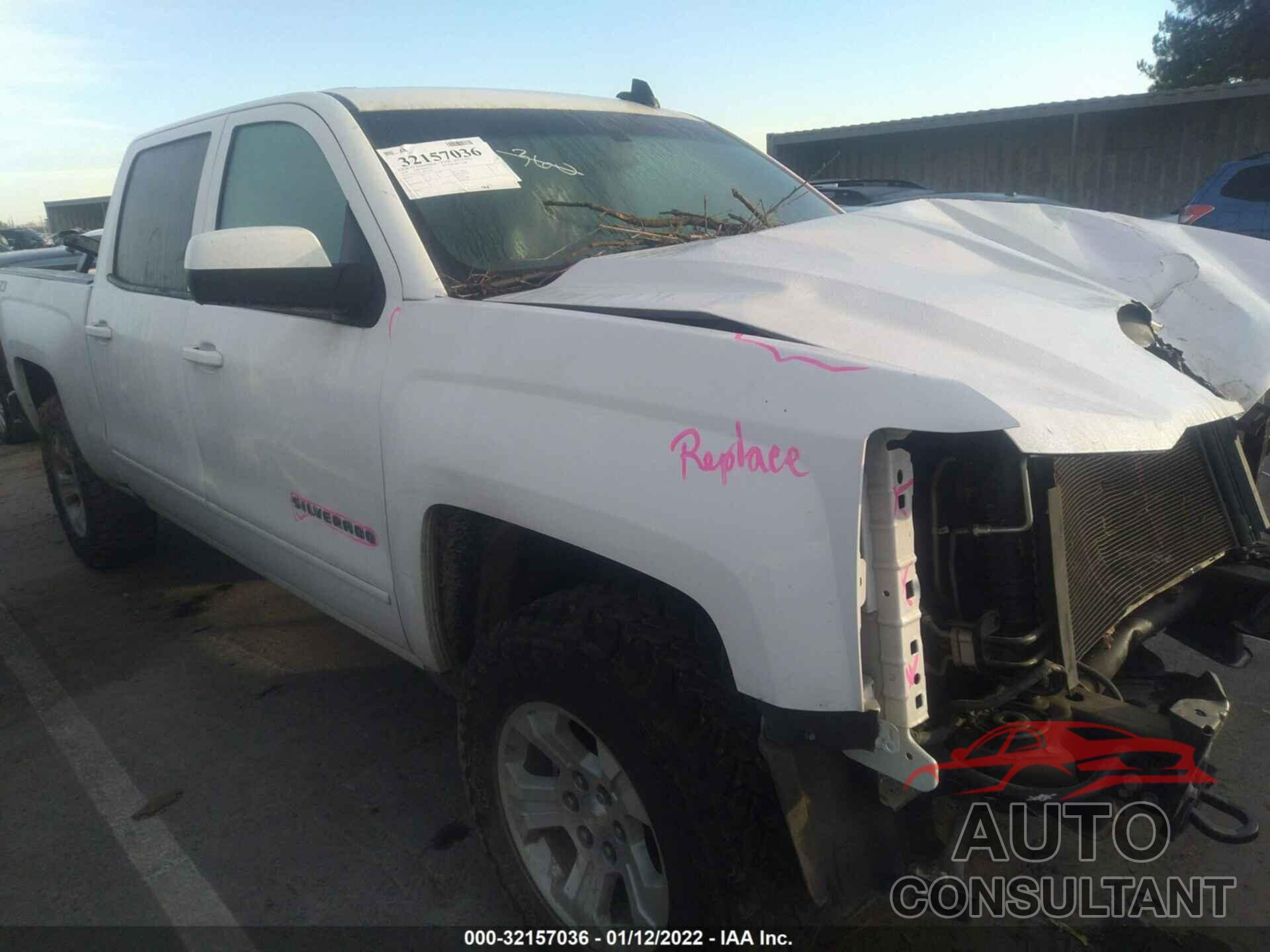 CHEVROLET SILVERADO 1500 2018 - 3GCUKREC4JG111294